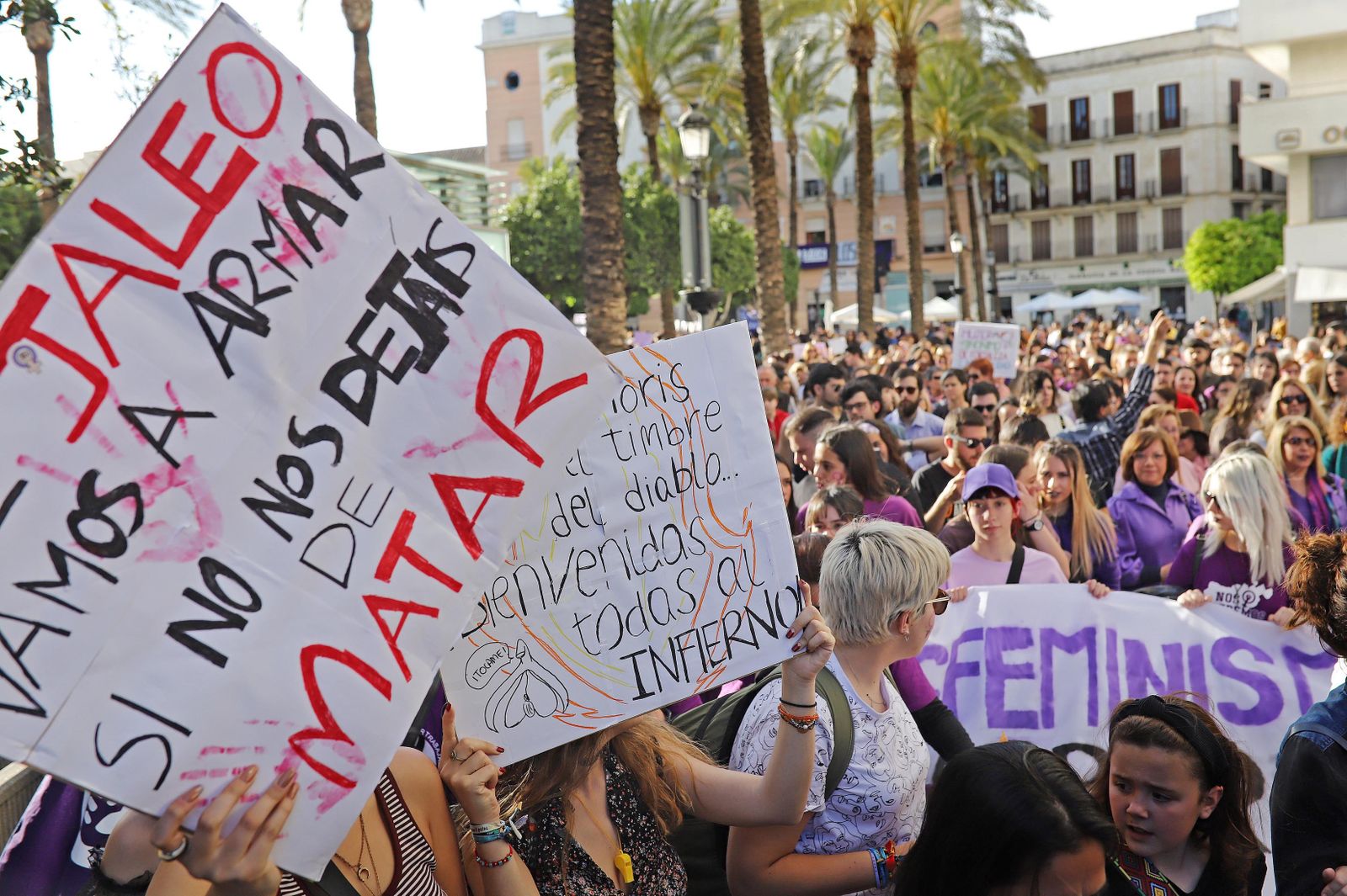 Imágenes de la manifestación 8M en Jerez