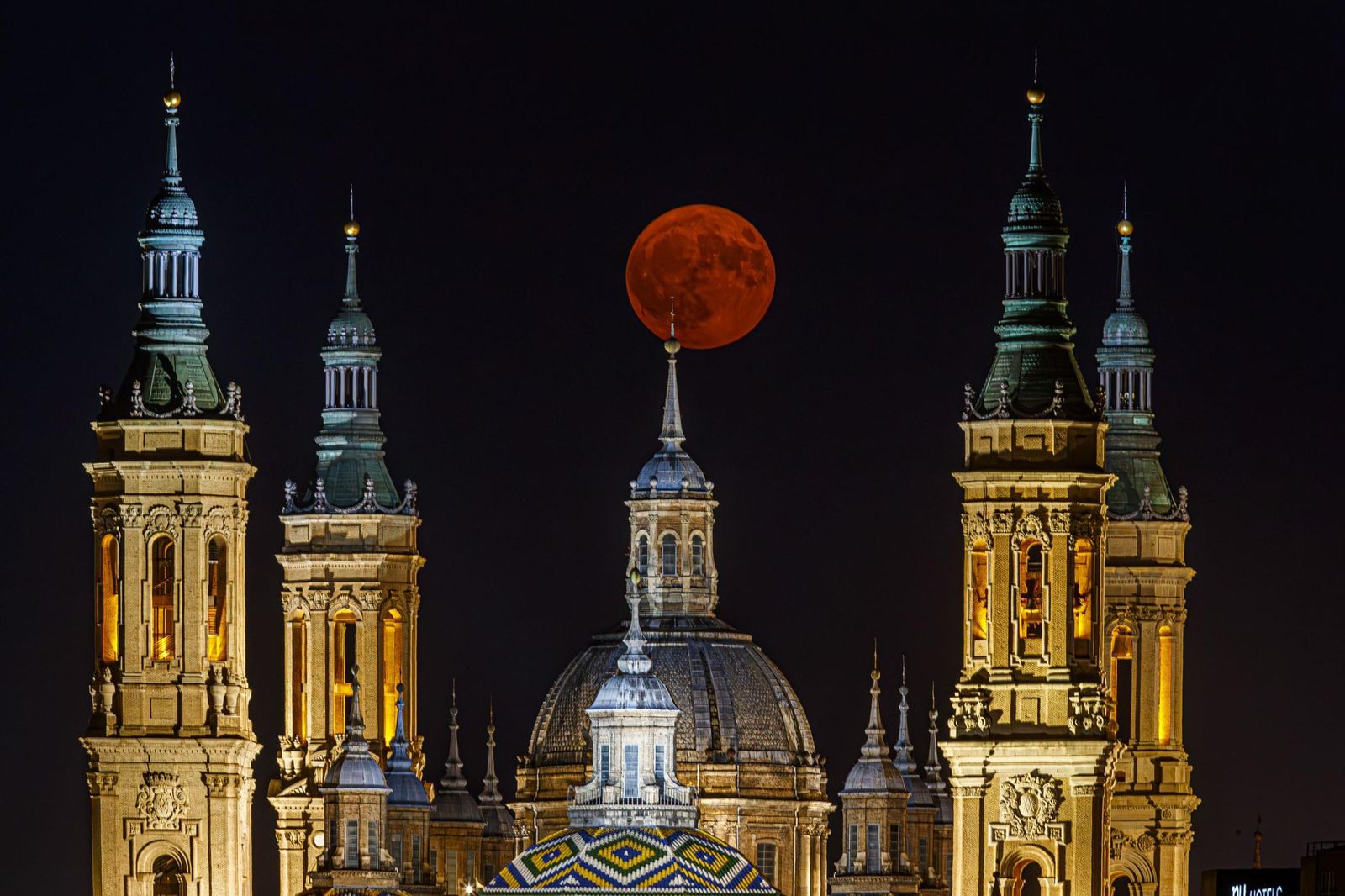 La Superluna azul captada en diferentes partes del planeta: un disfrute visual de la Luna del Esturión