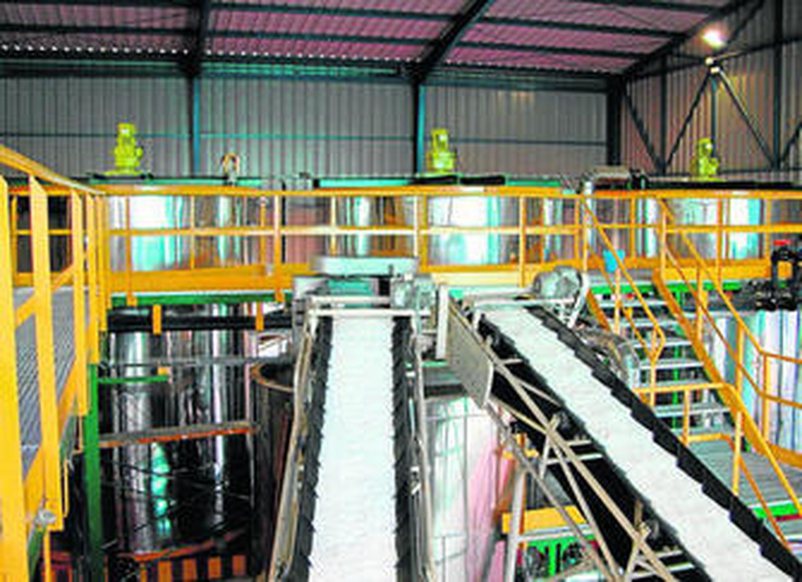 La empresa planea construir una fábrica en Almería a medio plazo.