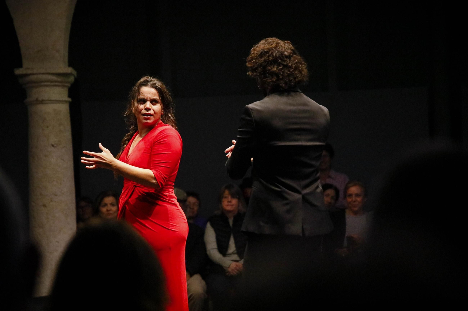 El Centro Andaluz de la Fotografía de Almería presenta el calendario 2025 con la actuación de la bailaora María Moreno, en imágenes