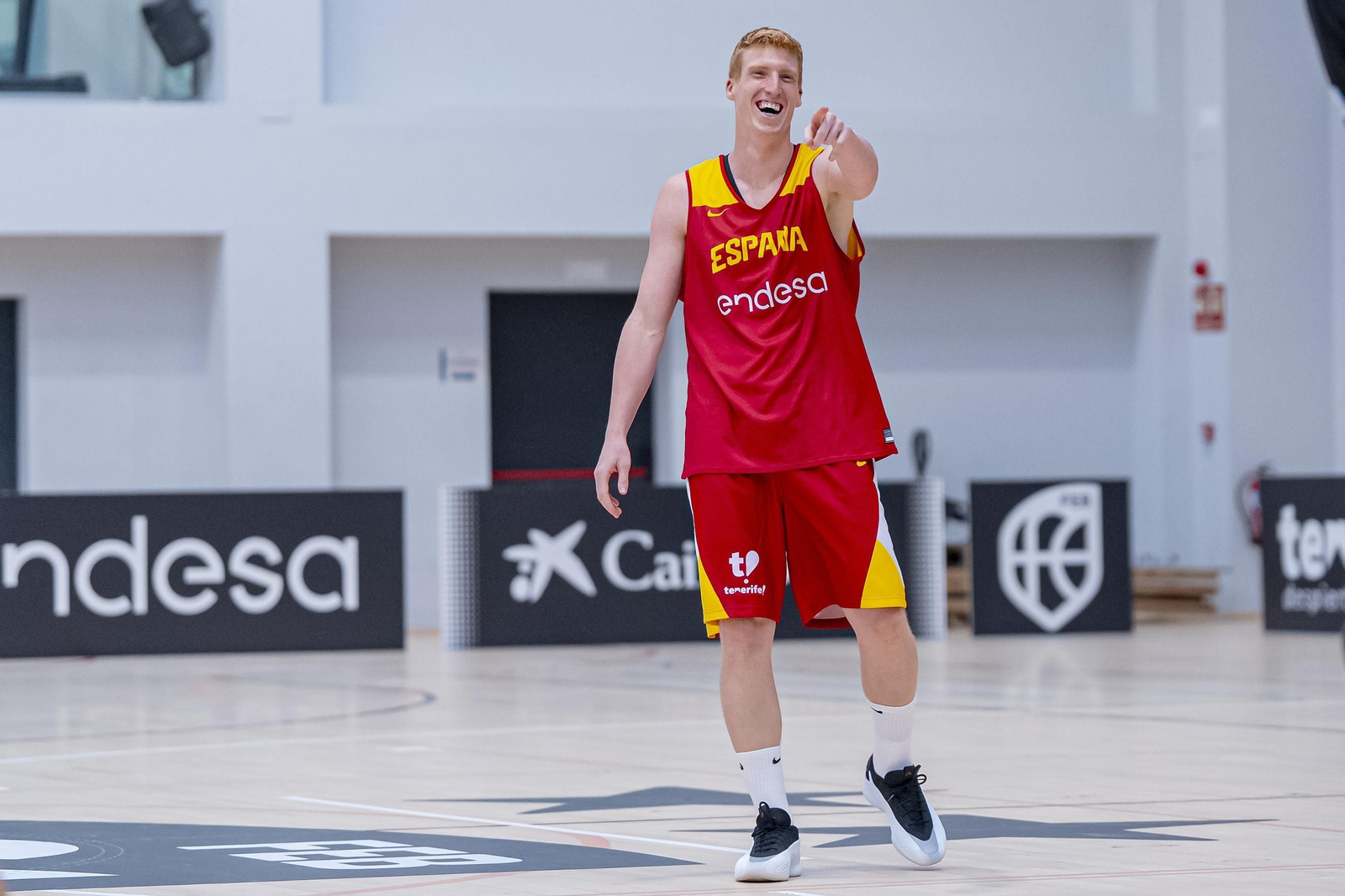 El primer entrenamiento de España con Mario Saint-Supéry y Alberto Díaz