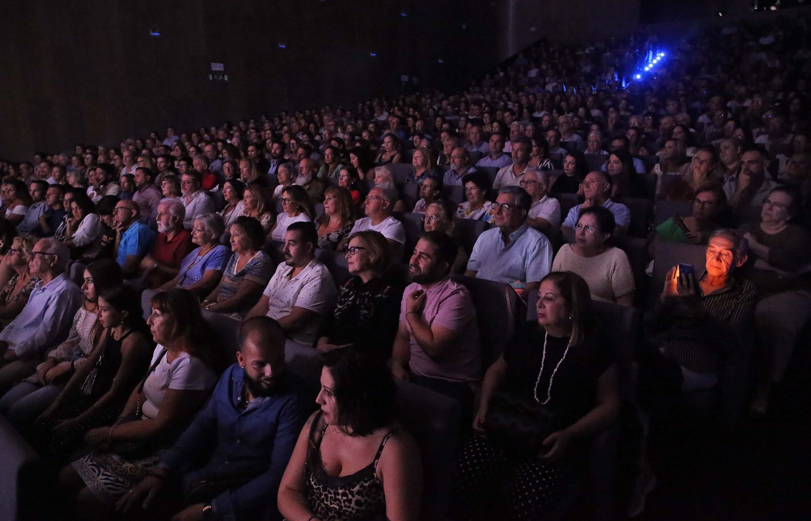 El concierto de Diego Valdivia en el teatro Florida, en imágenes