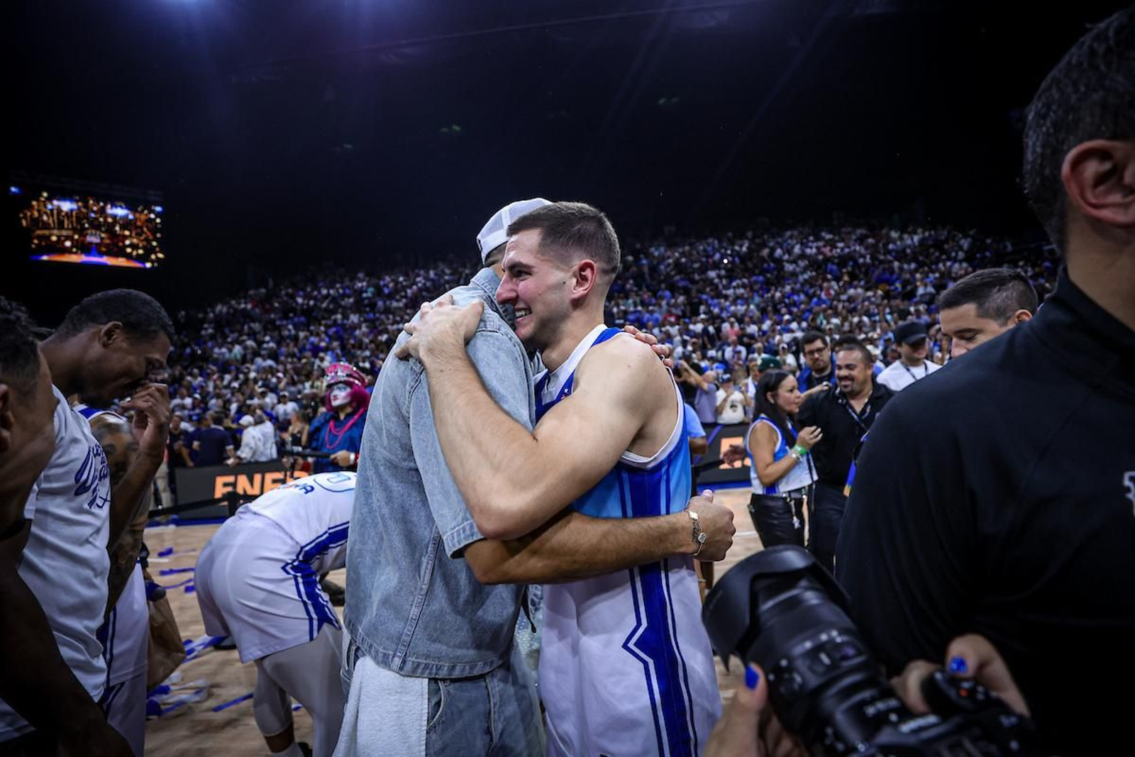 Título y despedida: Así festejó Chris Duarte la corona en Puerto Rico