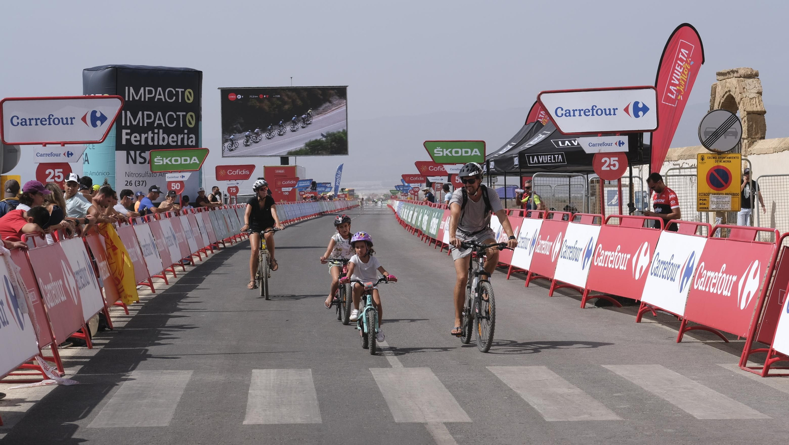 Imágenes de la etapa de la Vuelta a España con llegada en Cabo de Gata, Almería