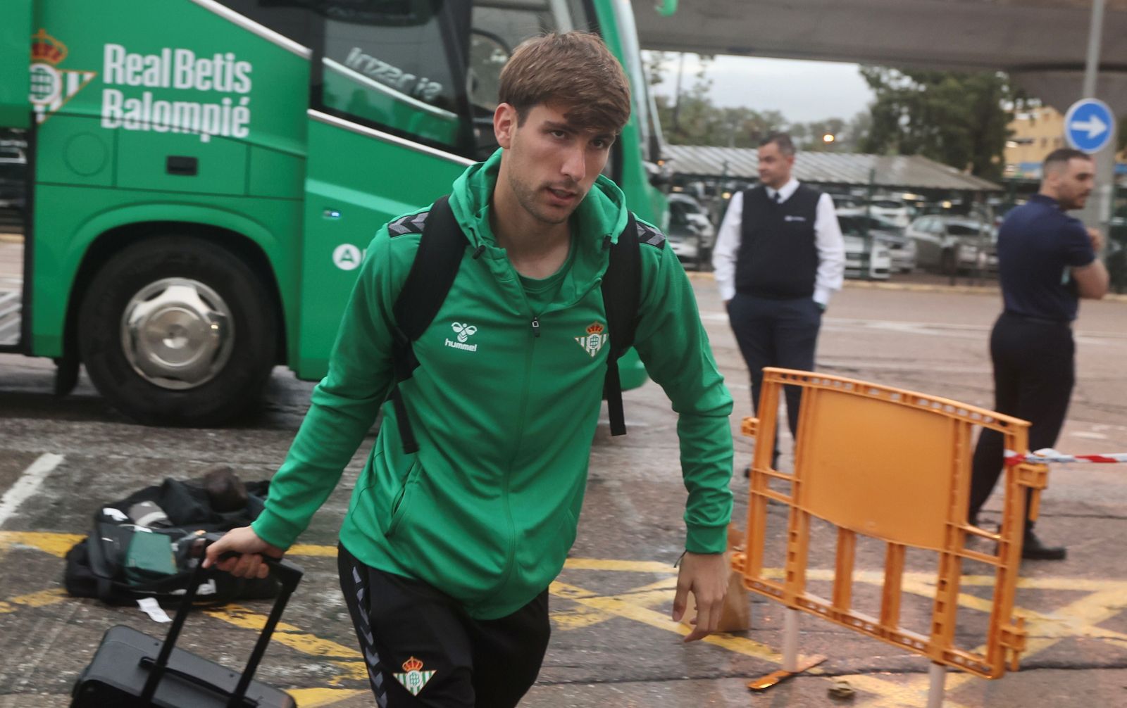 Las fotos de la salida del Betis para Chipre