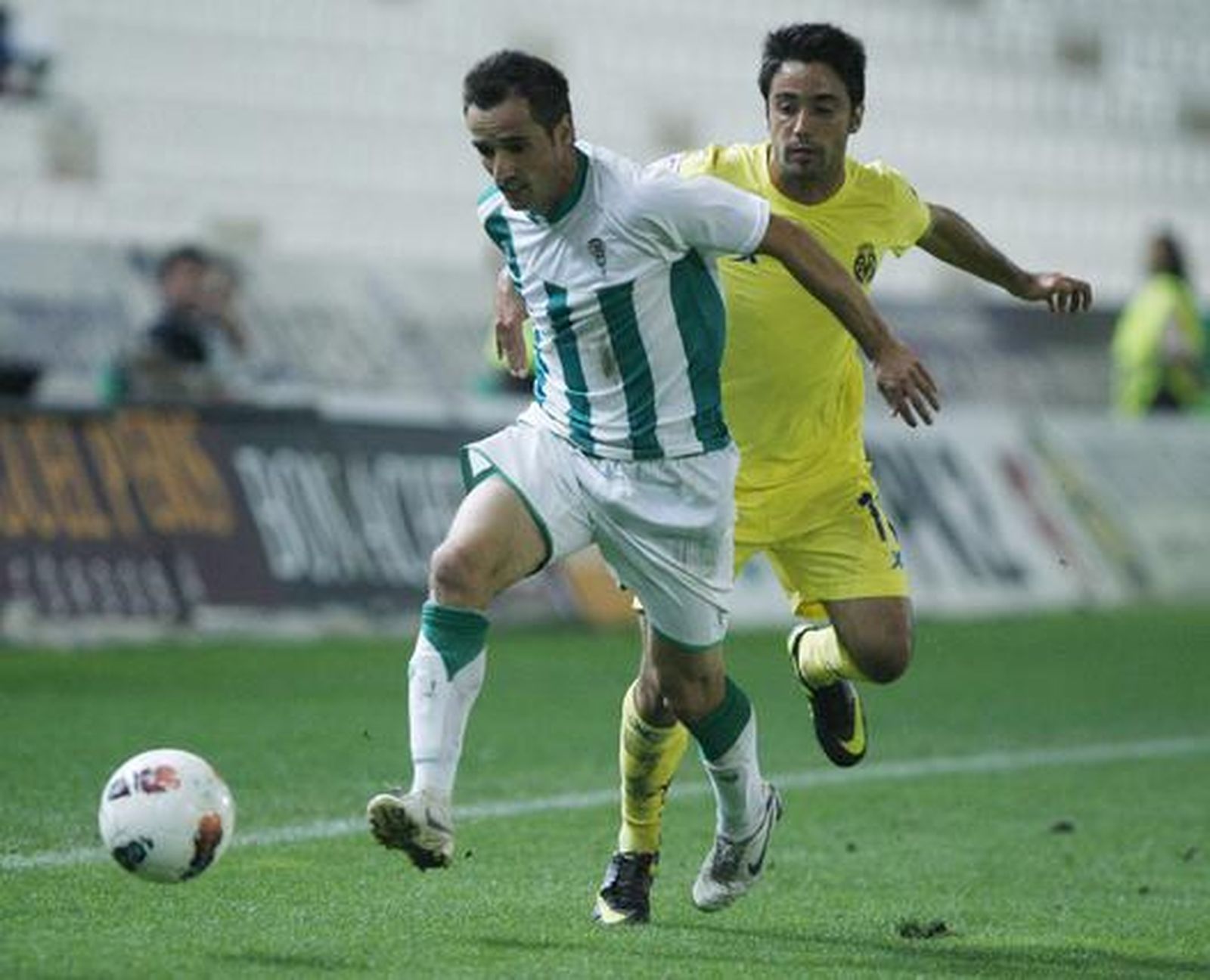 El Córdoba y el Villarreal B empatan en su partido en el Arcángel.

Foto: Álvaro Carmona