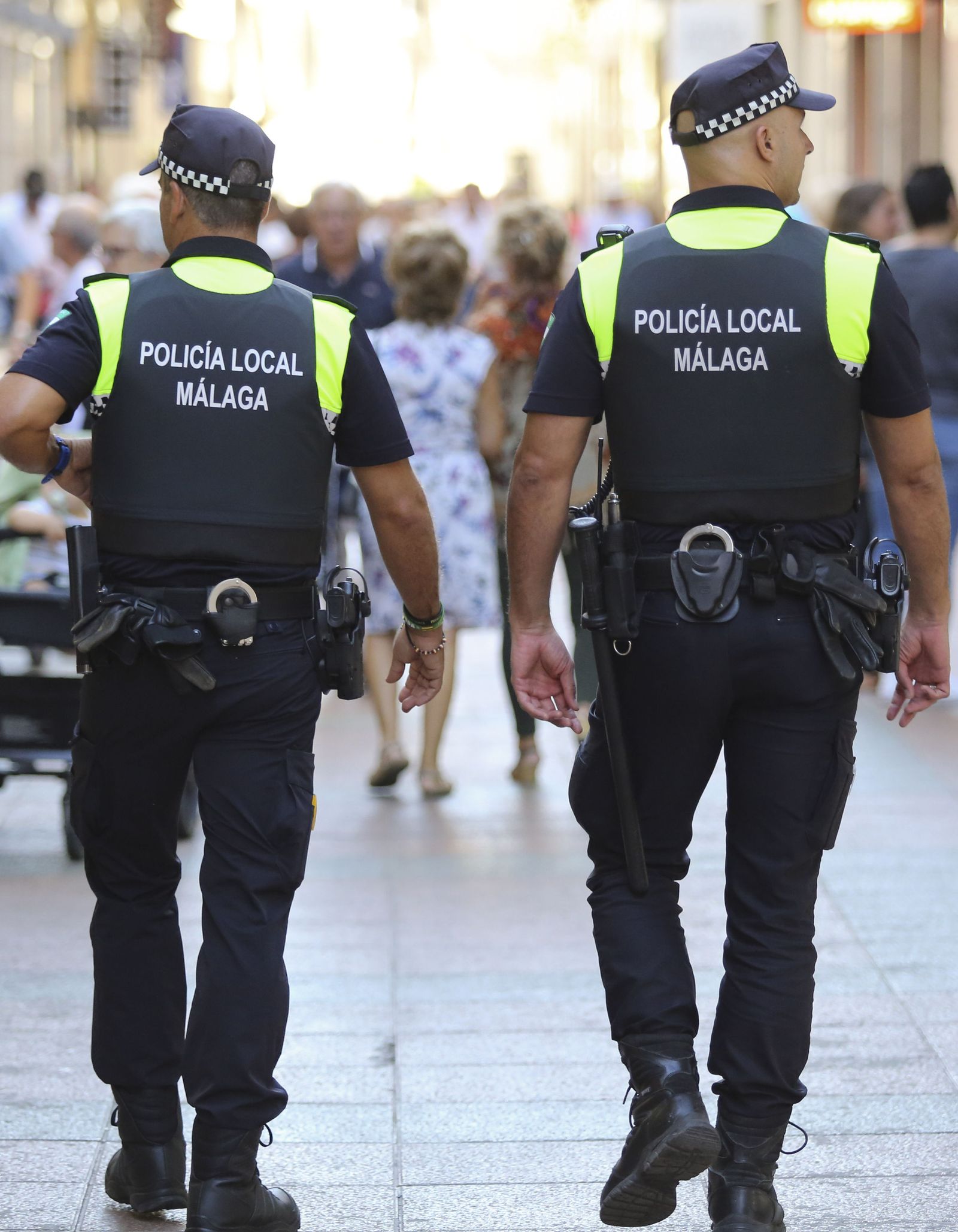 Imagen de archivo de dos agentes de la Policía Local de Málaga