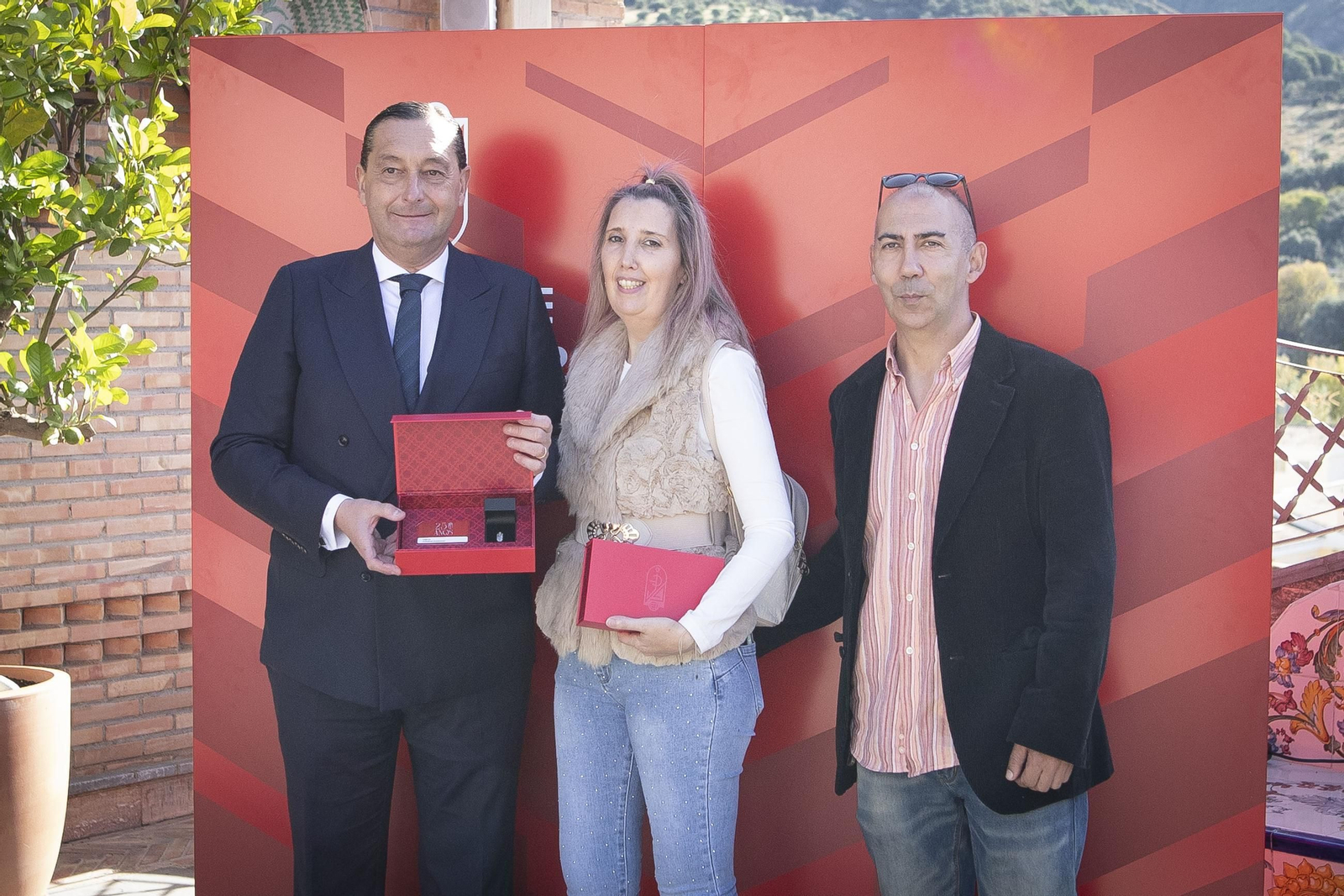 La entrega de insignias del Granada a sus abonados, en imágenes