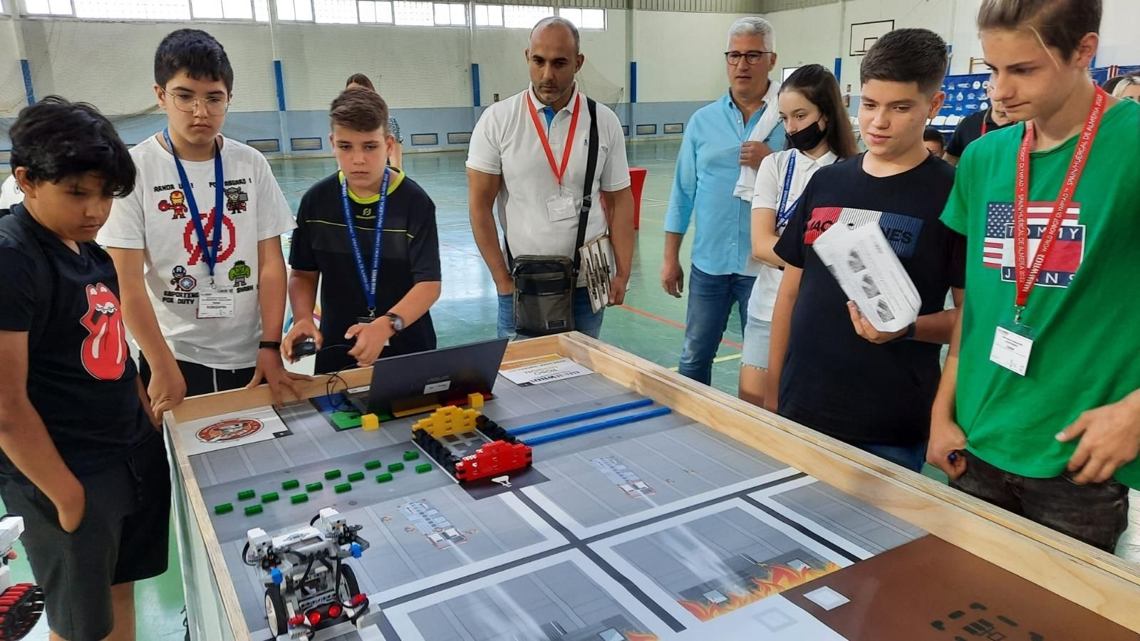 Torneo de robótica en la localidad.