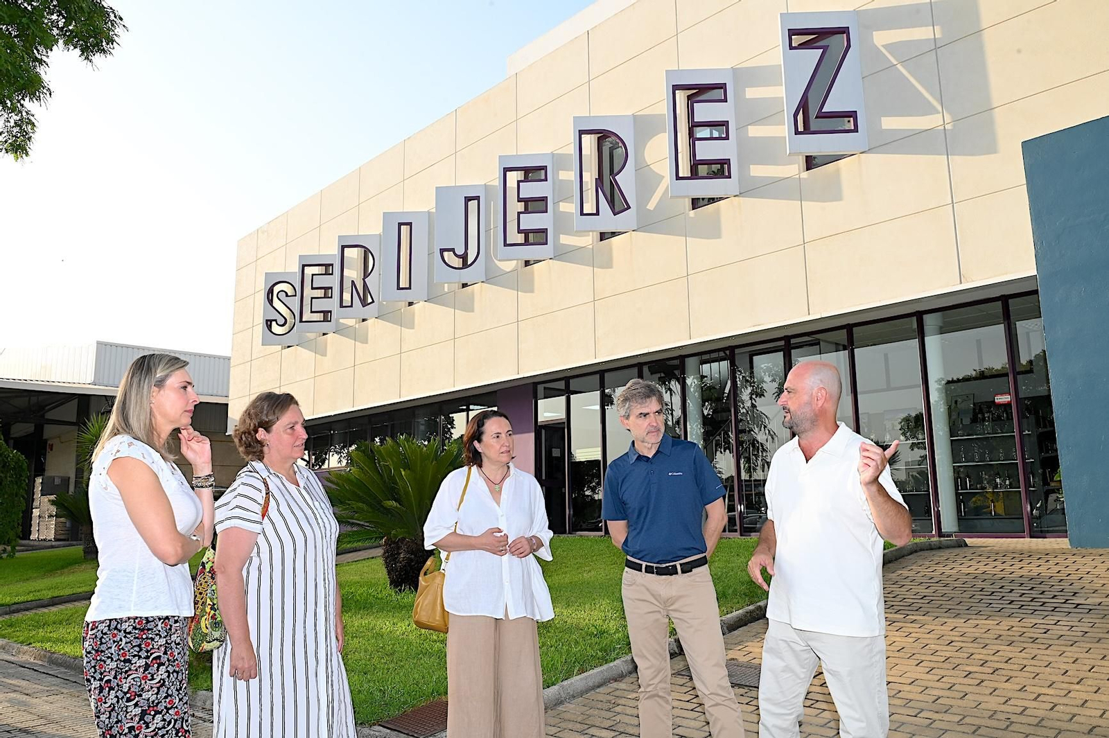 Una imagen de la visita de Belén de la Cuadra y Nela García.