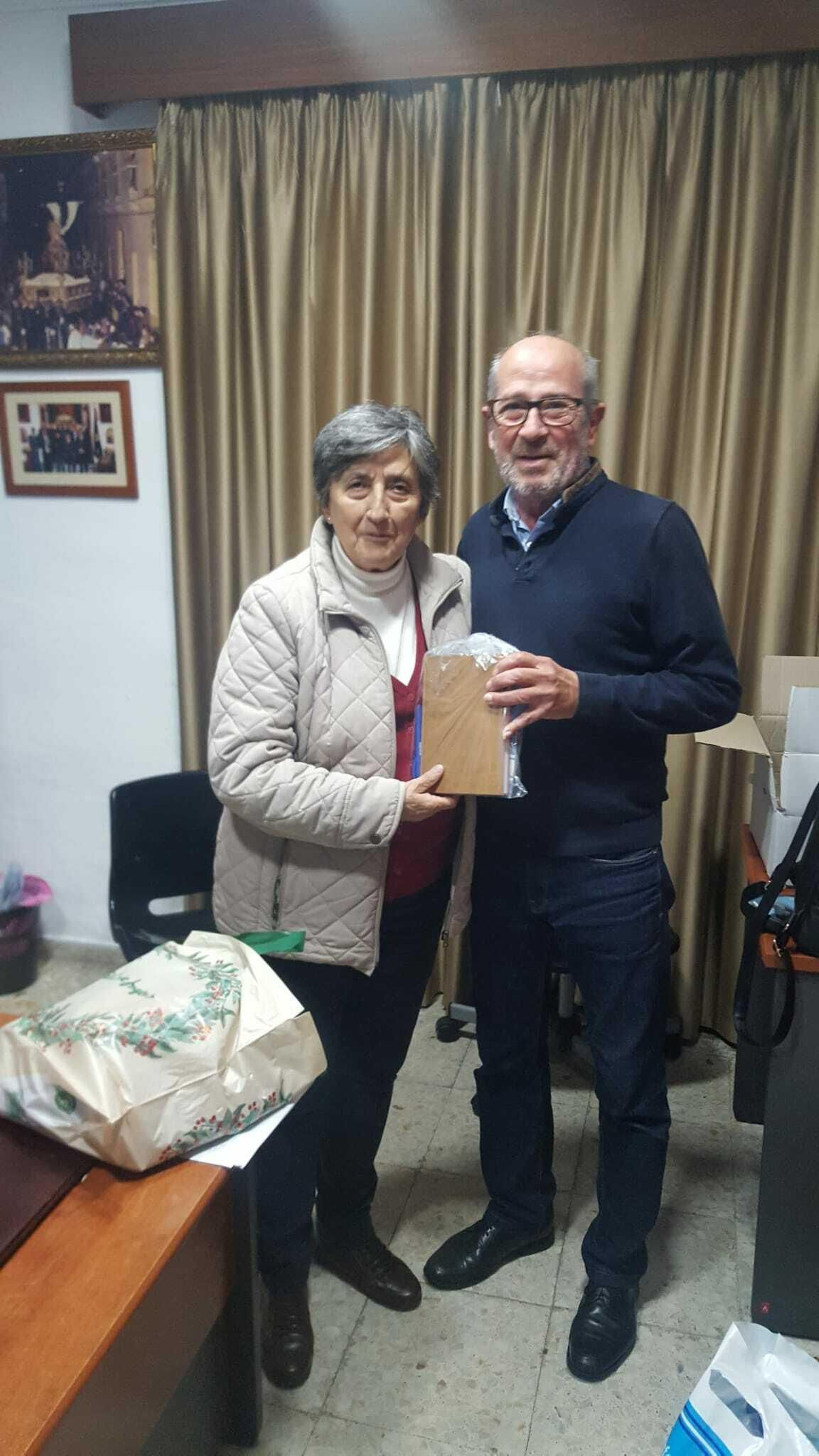 Entrega del lote de material de copistería a la Pastoral Penitenciaria