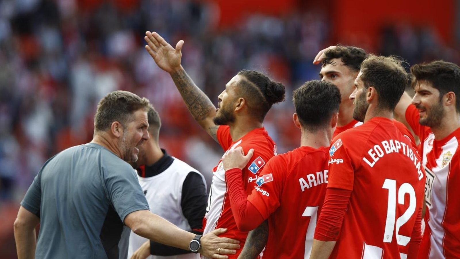 Luis Suárez le dedica a su pareja uno de los tantos ante el Eldense.