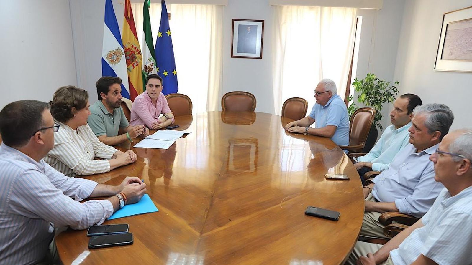 Un momento de la reunión entre el Ayuntamiento de Jerez y representantes de Divina Pastora.