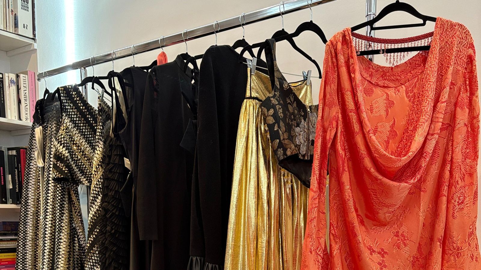 Vestidos pertenecientes a diseñadores de Granada para vestir a los invitados de los Premios Goya 2025