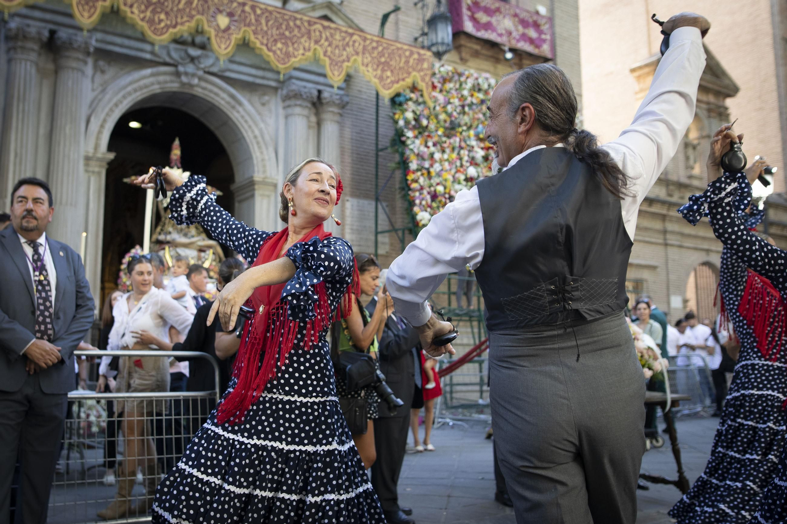 Ofrenda Floral y Solidaria de la Virgen de las Angustias de Granada, Septiembre 2025.jpg