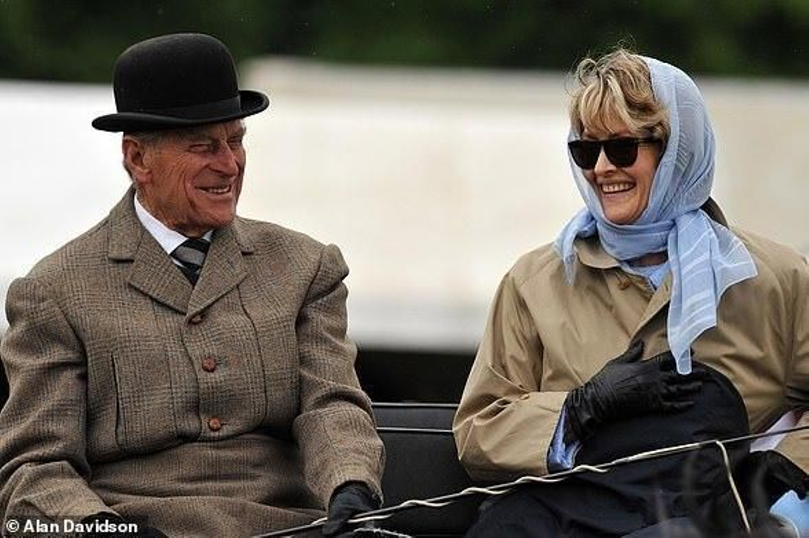 El duque de Edimburgo con su amiga especial, Lady Penny Brabourne.