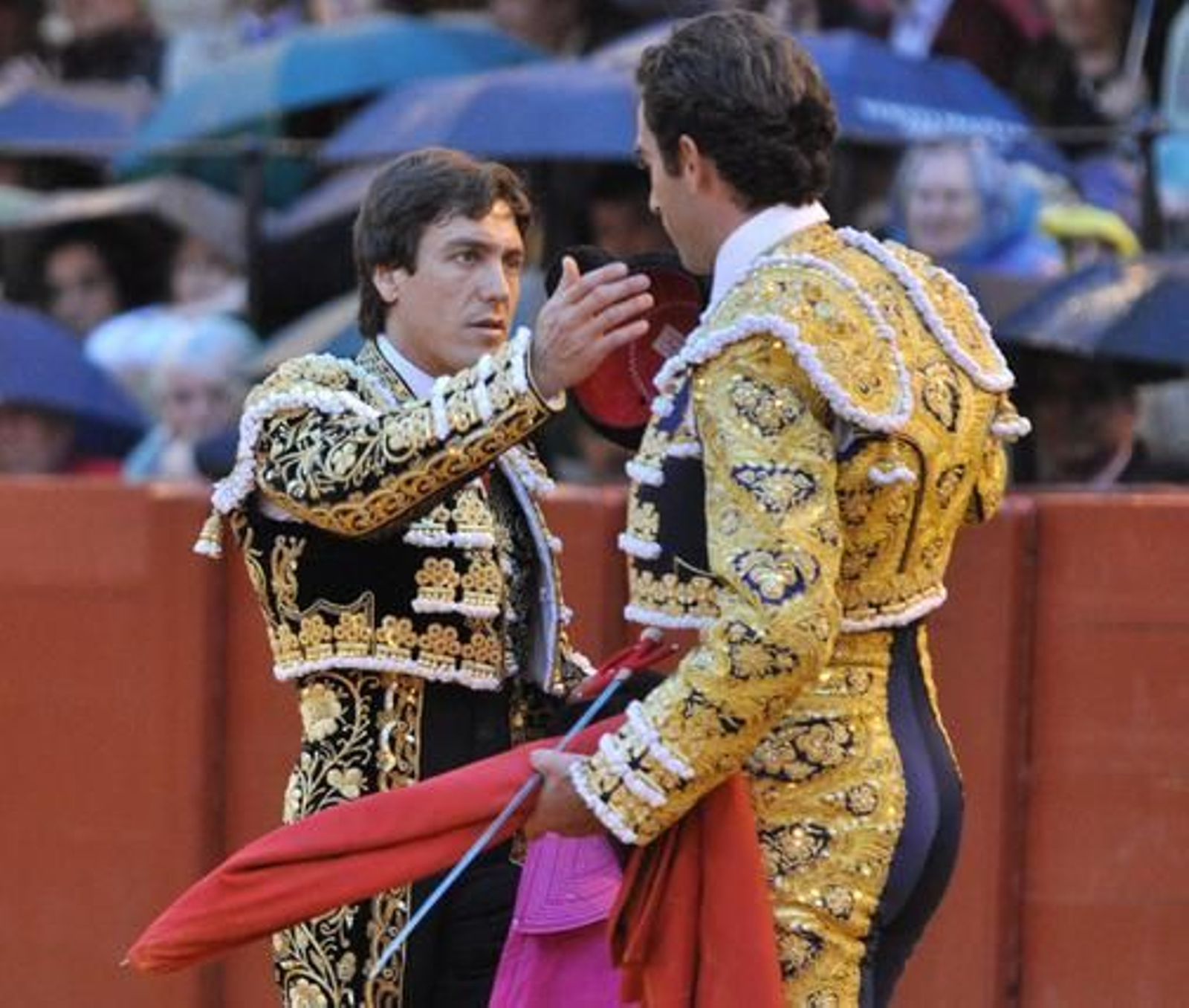 Salvador Cortés en un emotivo brindis a Antonio Barrera.

Foto: Manuel Gómez