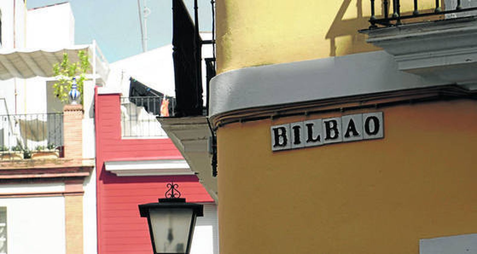Rótulo de la calle Bilbao, en las inmediaciones de la Plaza Nueva.