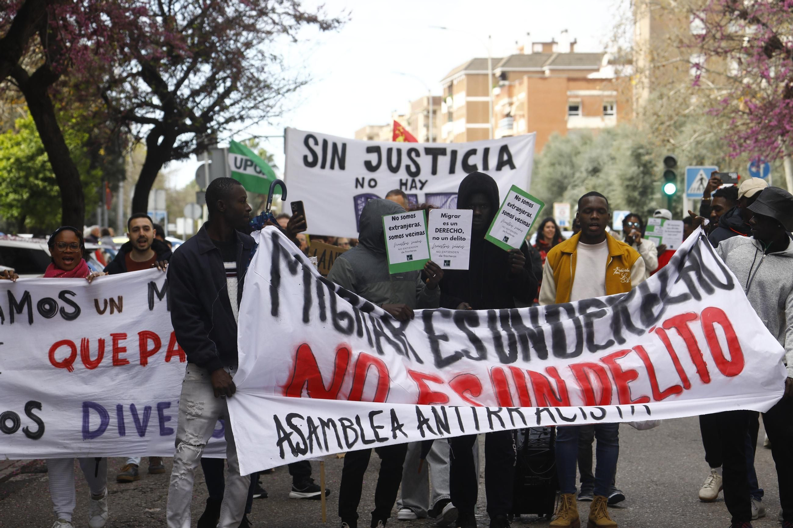 La manifestación antirracista por los derechos de las personas migrantes de Córdoba, en imágenes
