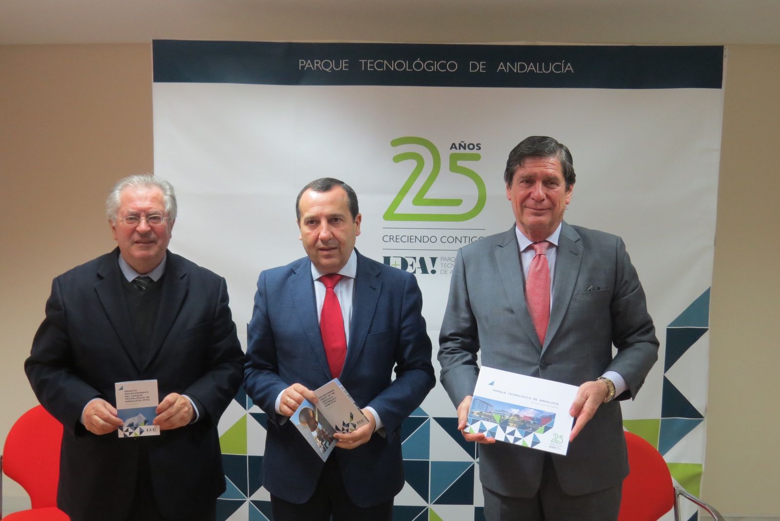Felipe Romera, José Luis Ruiz Espejo y Jaime del Castillo, esta mañana.