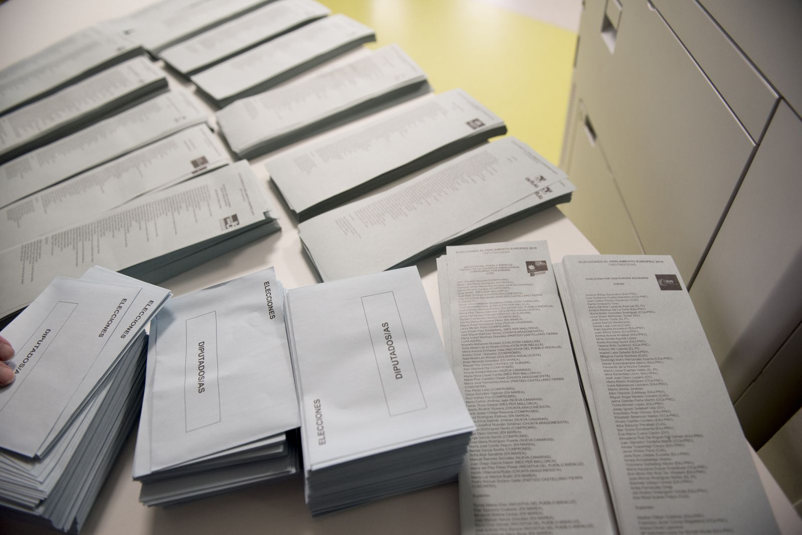 La jornada de reflexión tiene lugar el día previo a que los ciudadanos pasen por las urnas.