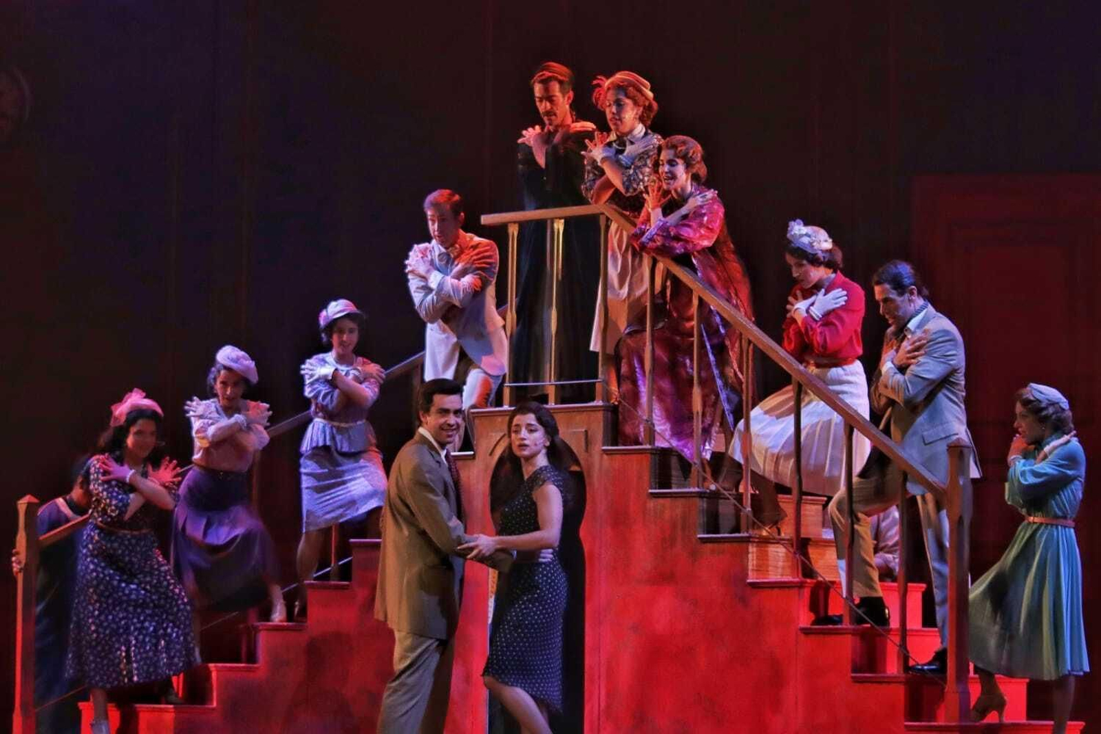 El musical 'El tiempo entre costuras', en el Teatro Cervantes hasta 10 de septiembre, en imágenes
