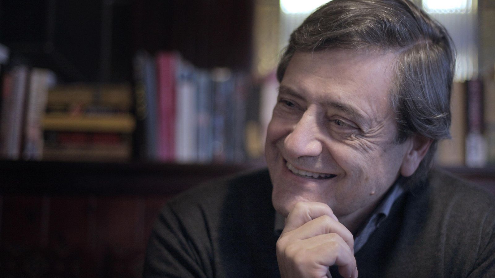 Víctor Pérez Escolano.