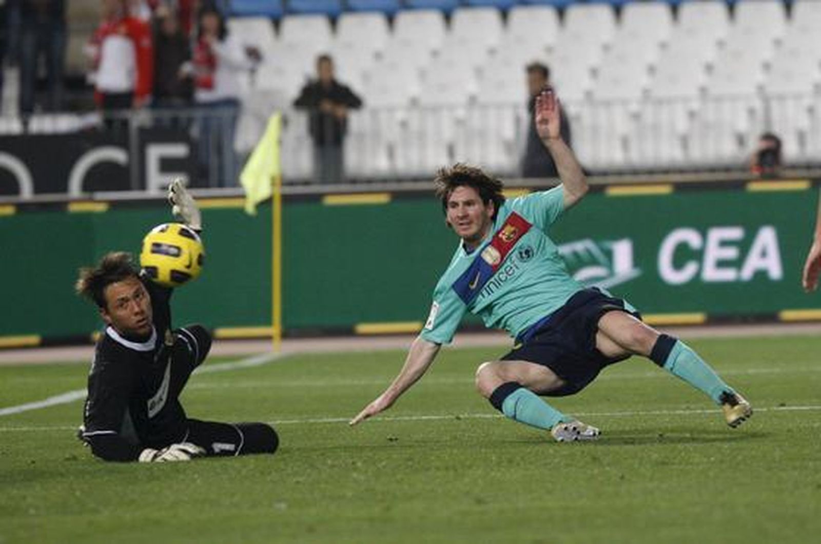 El Almería sufre una goleada histórica.

Foto: EFE