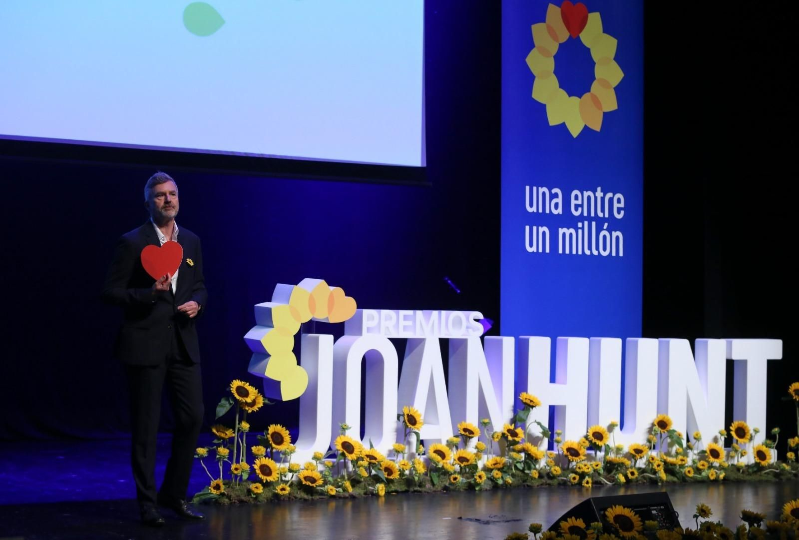 La fundadora de Cudeca, Joan Hunt, es quien da nombre a estos galardones con los que se desea mantener vivo su legado