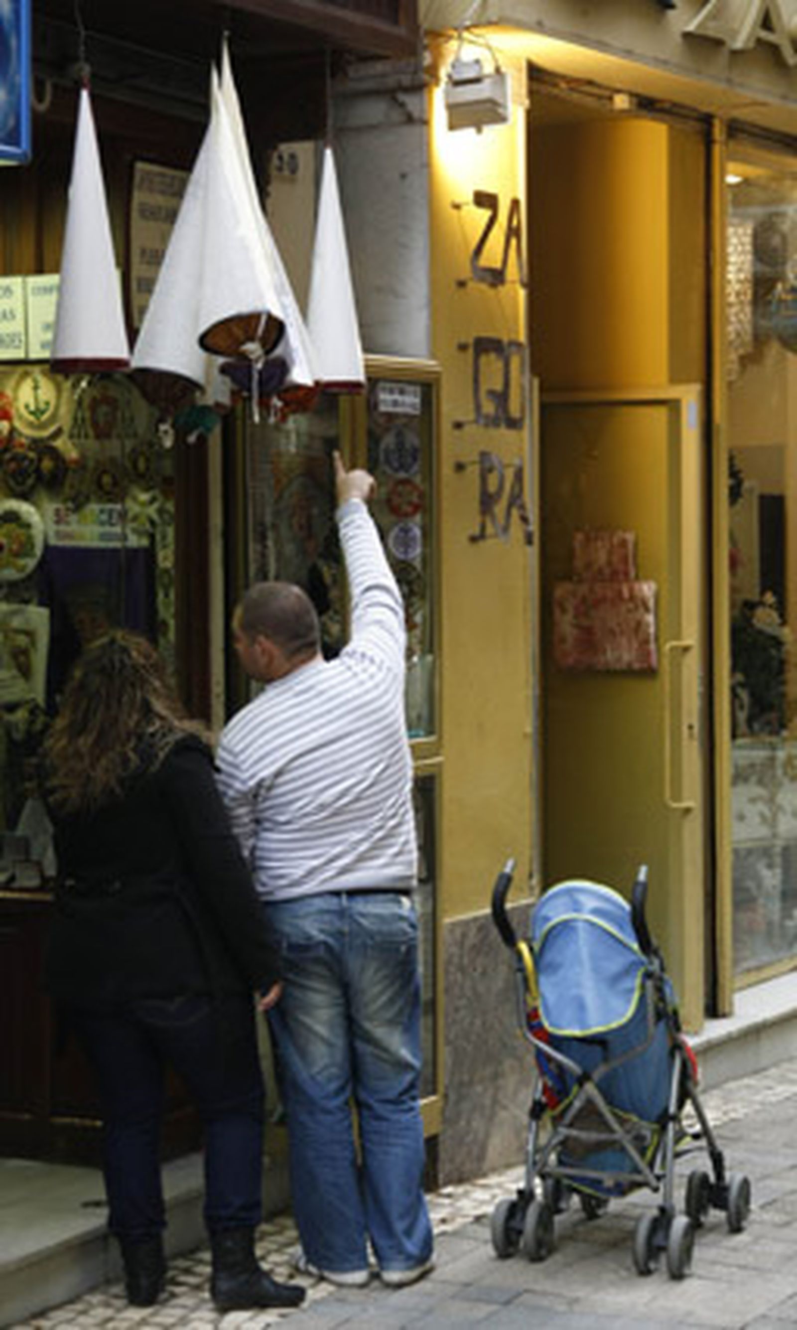 Exterior de la tienda de "Antigua Casa Rodríguez"

Foto: Fco. Lorca