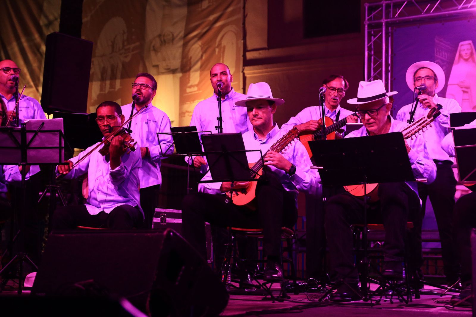 Las imágenes del Festival Enclave de Sol, con Almenara y Albaladre