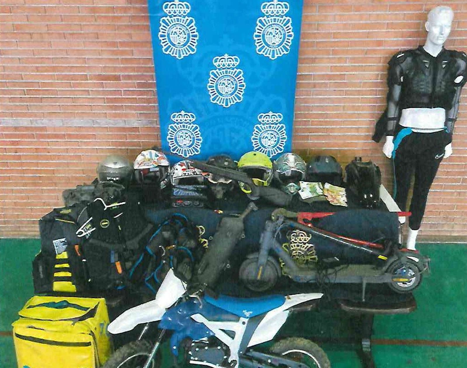 Cascos recuperados de motos por encargo en Málaga