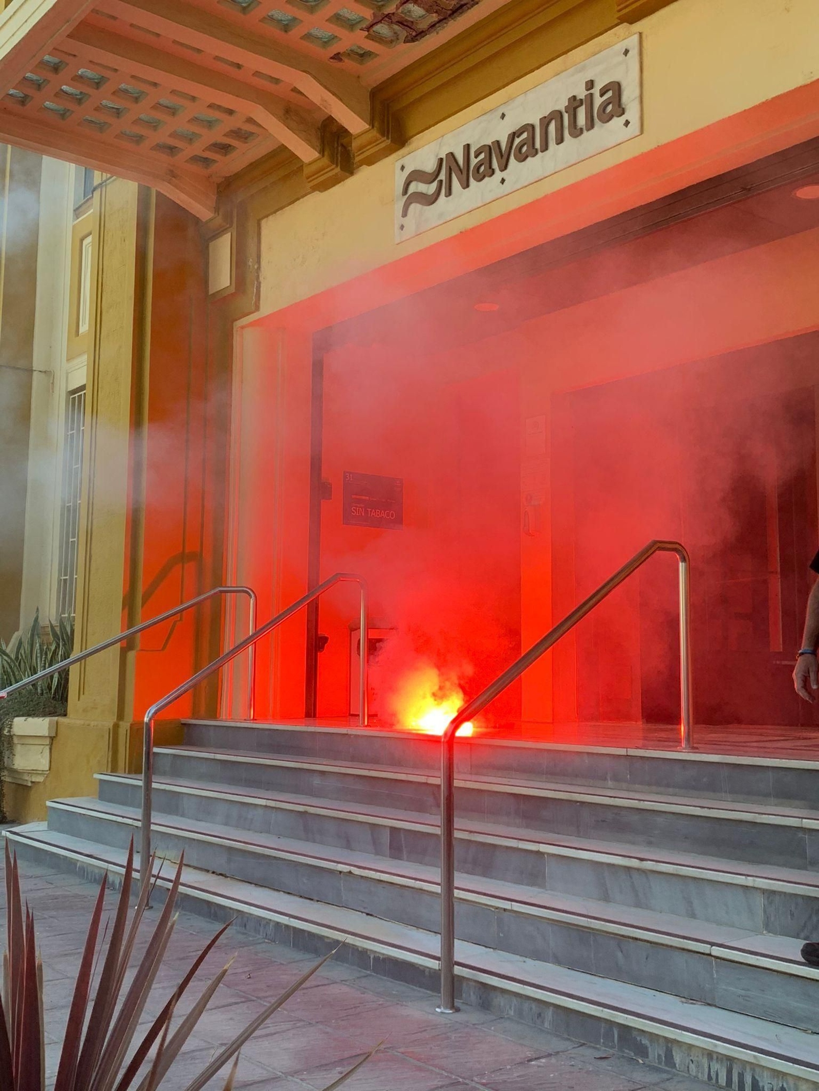 Protesta en Navantia San Fernando por la falta de avances en la negociación del convenio.
