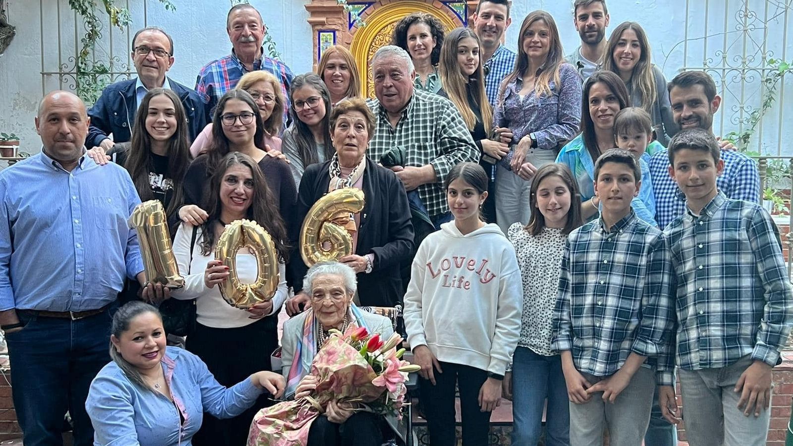 Rafaela estuvo arropada por toda su familia y amigos en este especial evento