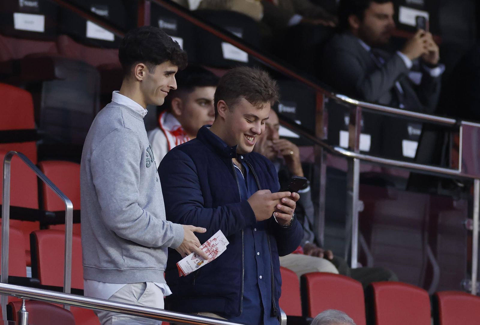 Búscate en las fotos del Sevilla Fc - Real Sociedad