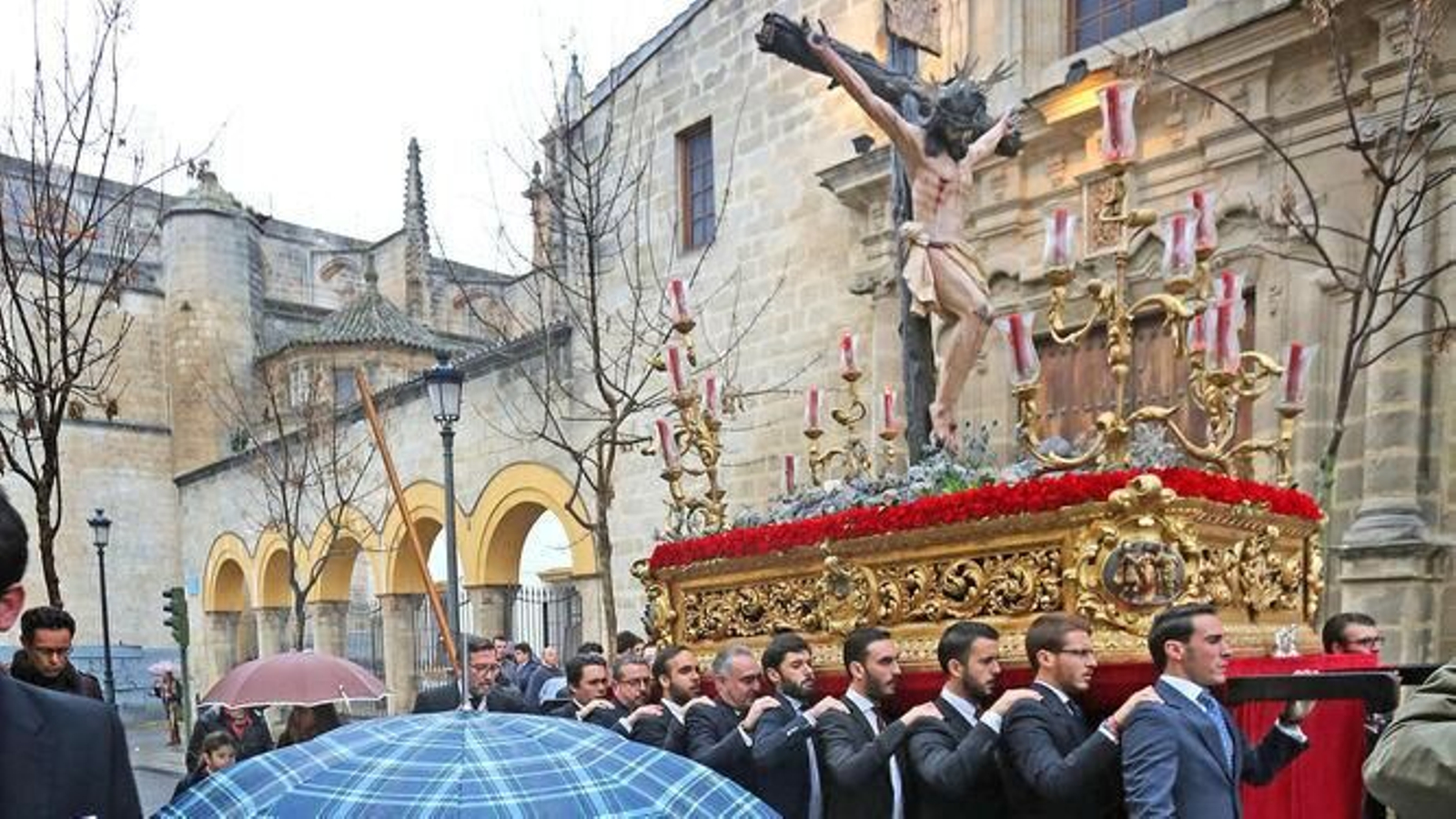 El Cristo de las Almas, en un via crucis
