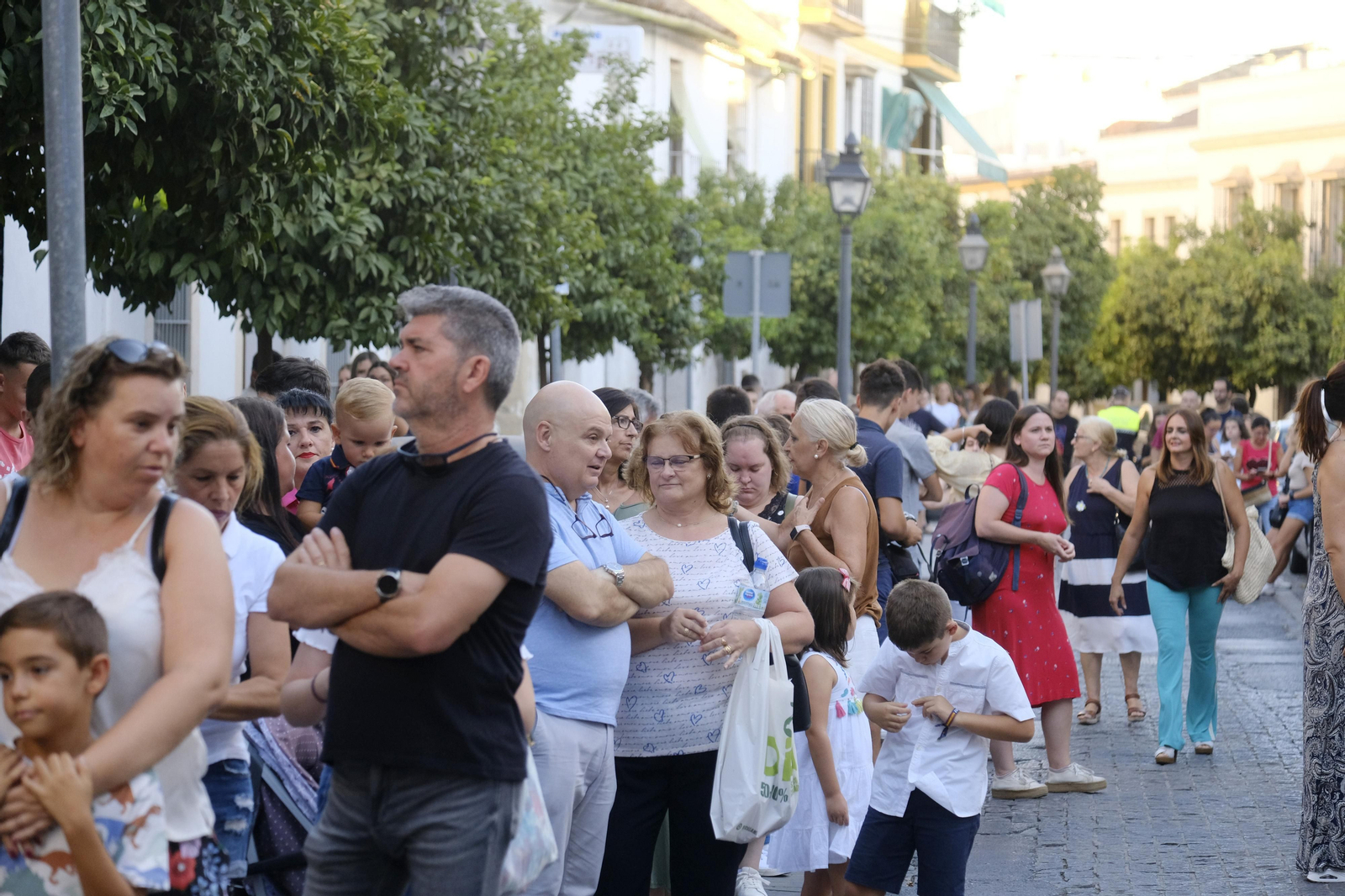 El traslado de la Virgen de la Merced de Córdoba tras su restauración, en imágenes