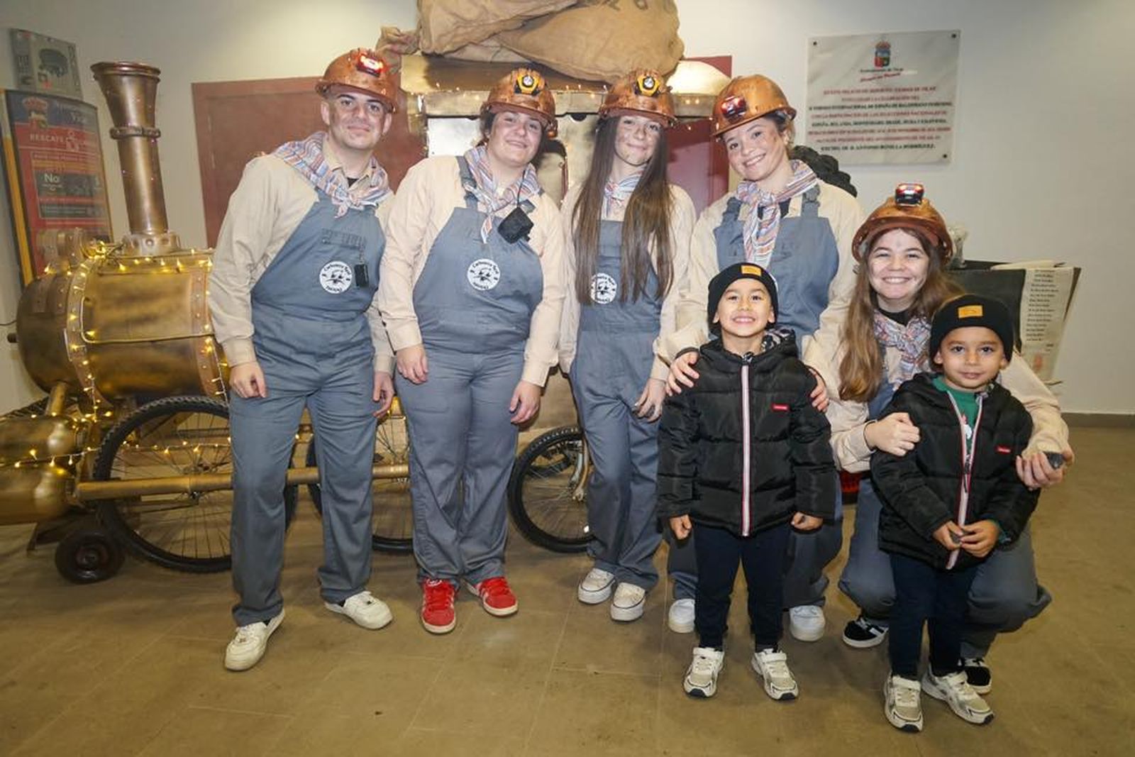 La lluvia no pudo con una ilusión desbordante en Vícar: la cabalgata estática, en imágenes