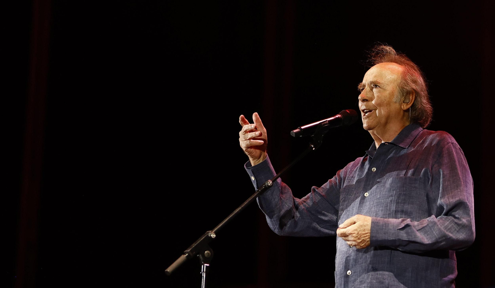 Las imágenes del concierto de Joan Manuel Serrat en Sevilla