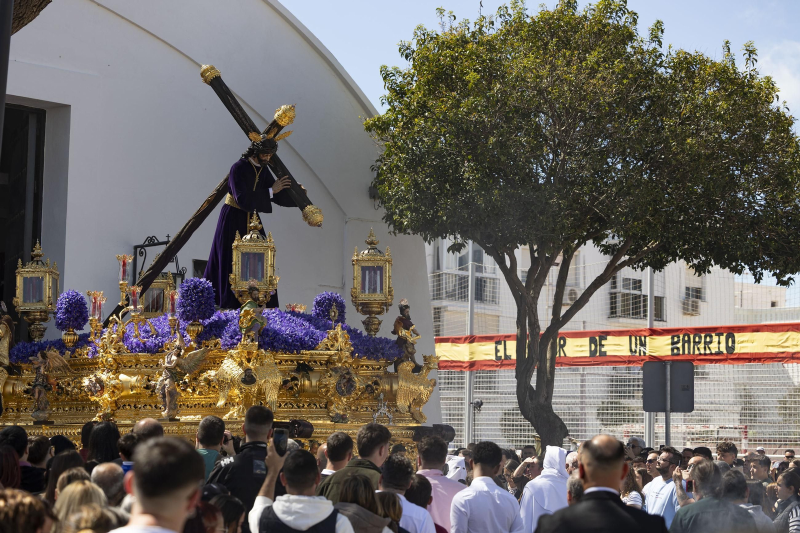 En imágenes, Gran Poder adeanta su salida y recorta su recorrido en el Miércoles Santo de la Semana Santa 2025 de San Fernando