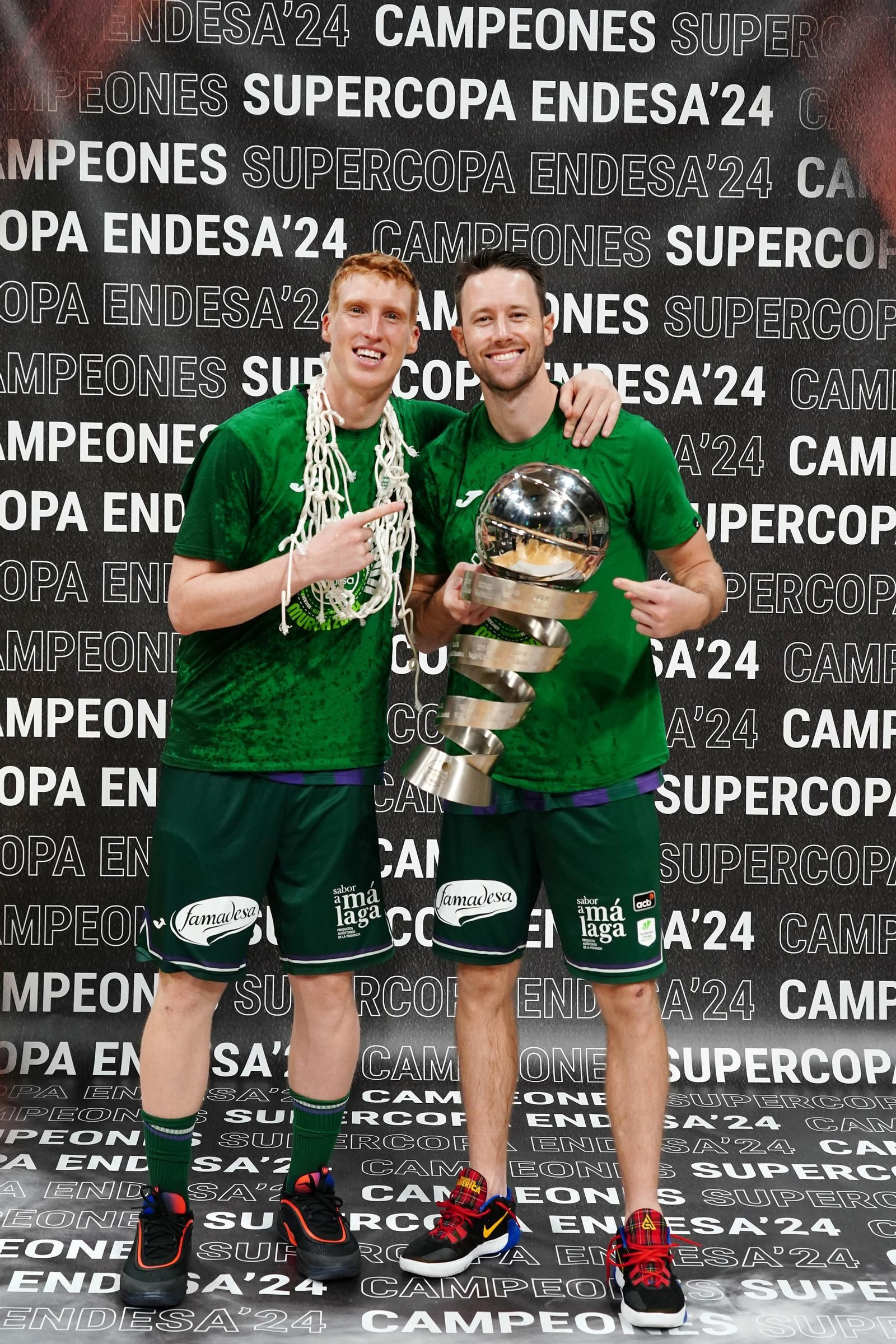 La sesión de fotos de los supercampeones de la ACB