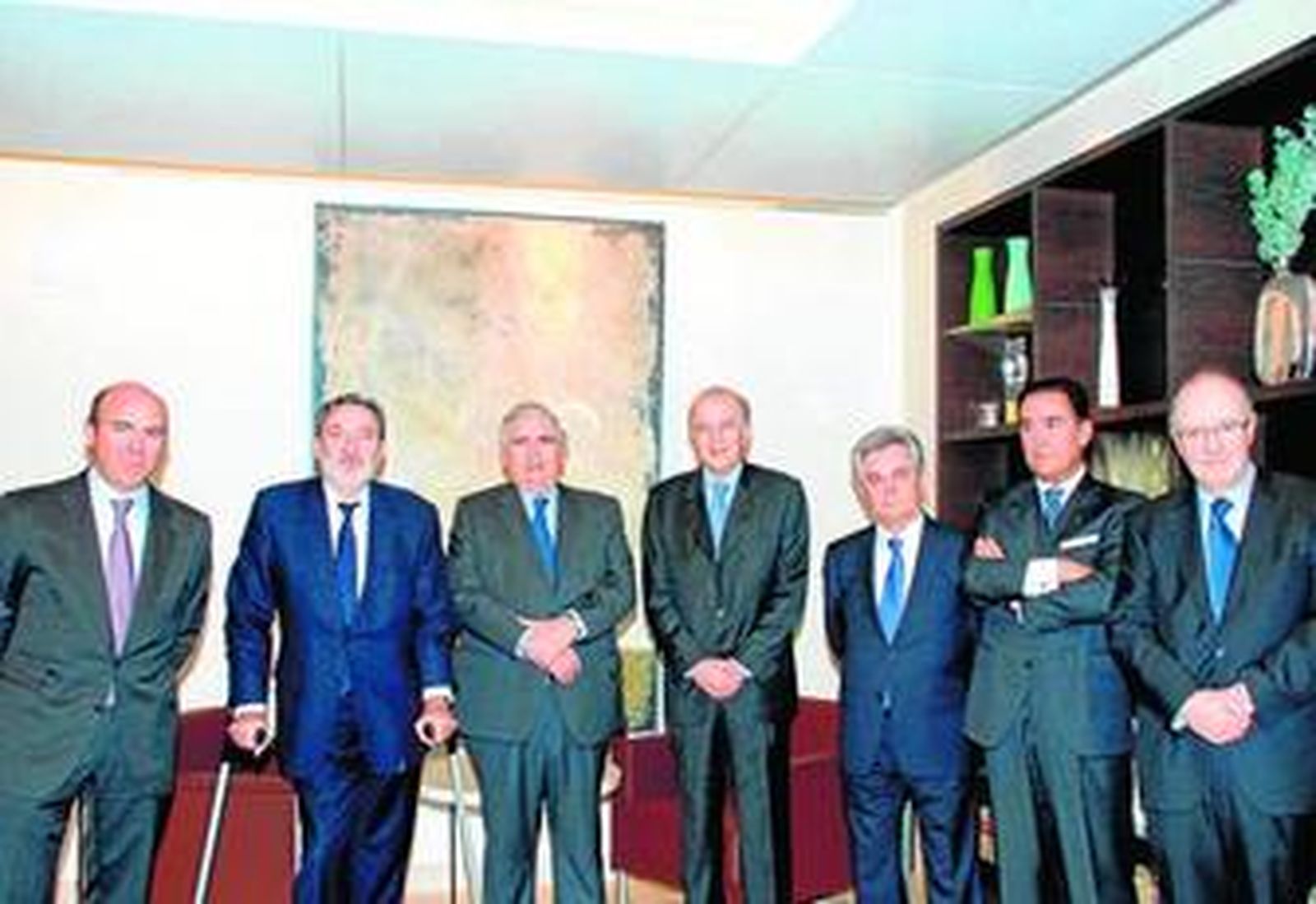 Presidente, vicepresidente, secretarios y consejeros del grupo, ayer.