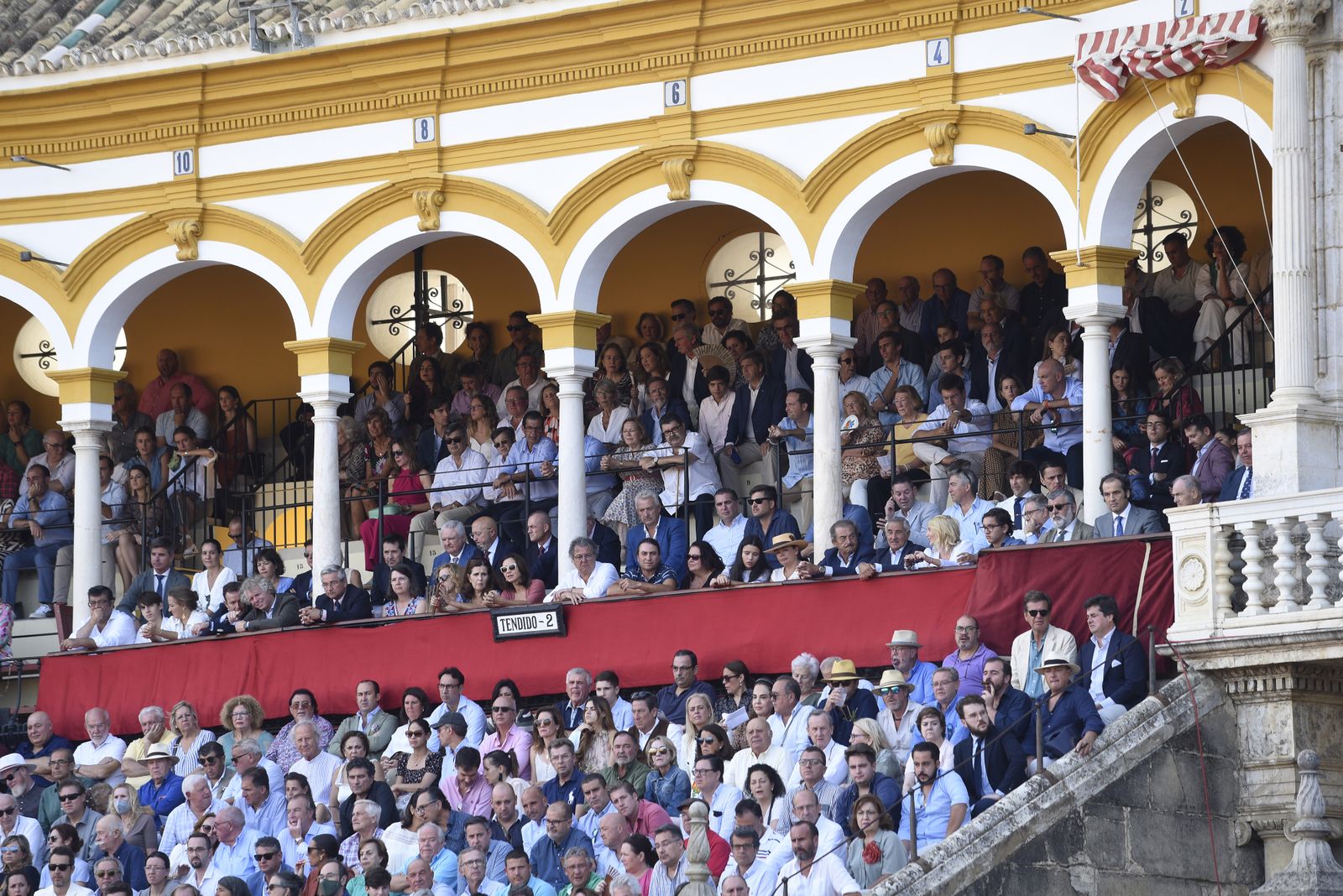 Búscate en la tercera corrida de toros de la Feria de San Miguel de Sevilla