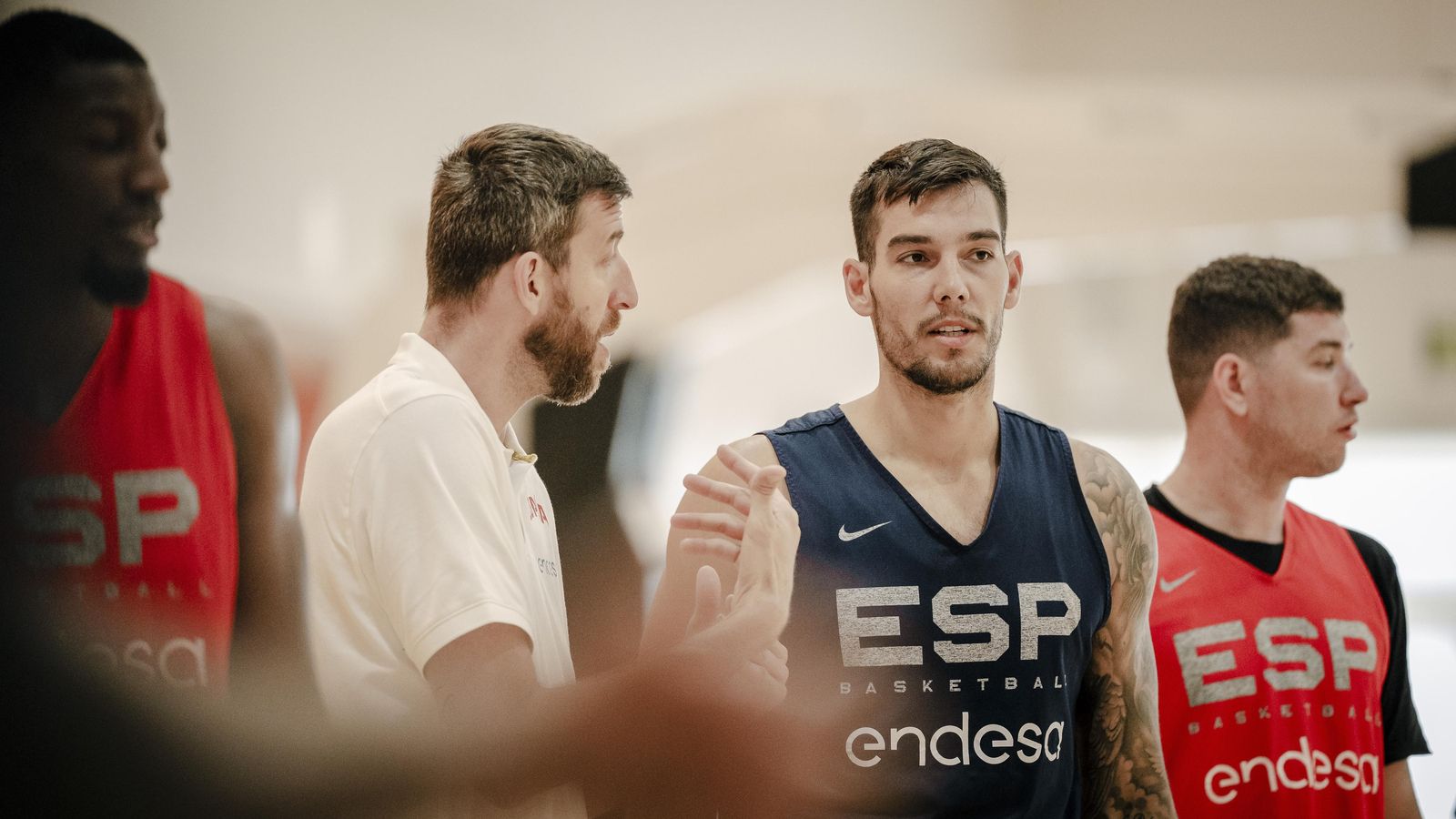 Fran Vázquez instruye a Willy