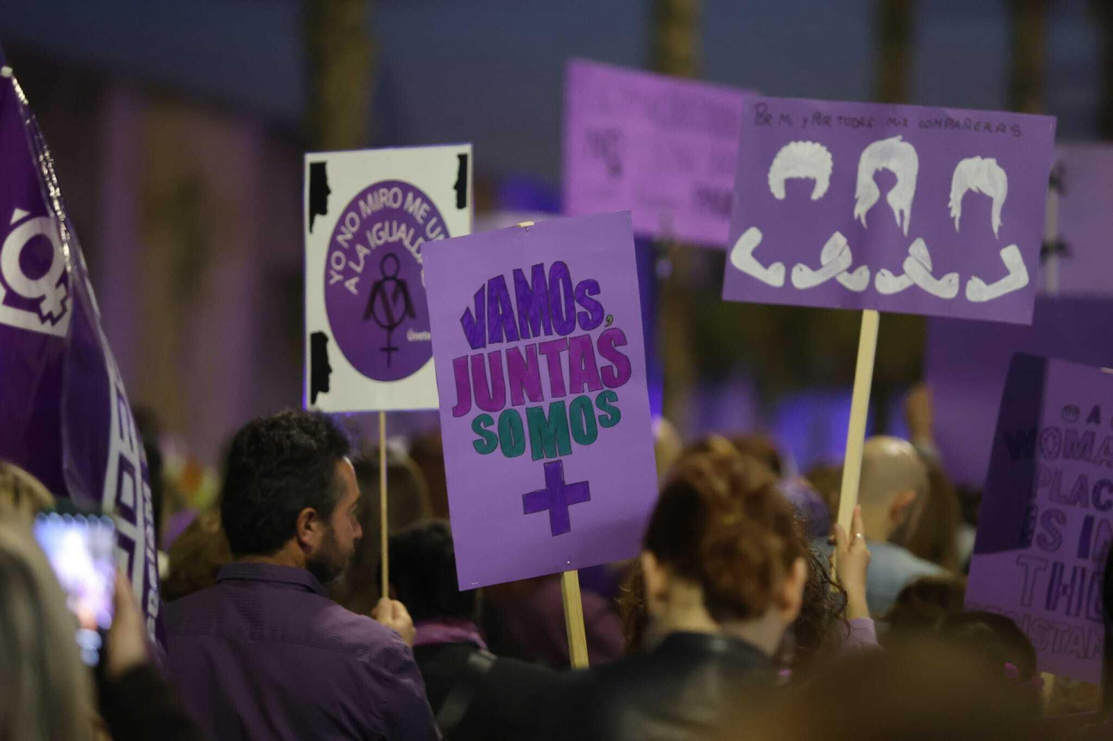 8M: Las fotos de la manifestación por el Día de la Mujer en Málaga 8M: Las fotos de la manifestación por el Día de la Mujer en Málaga
