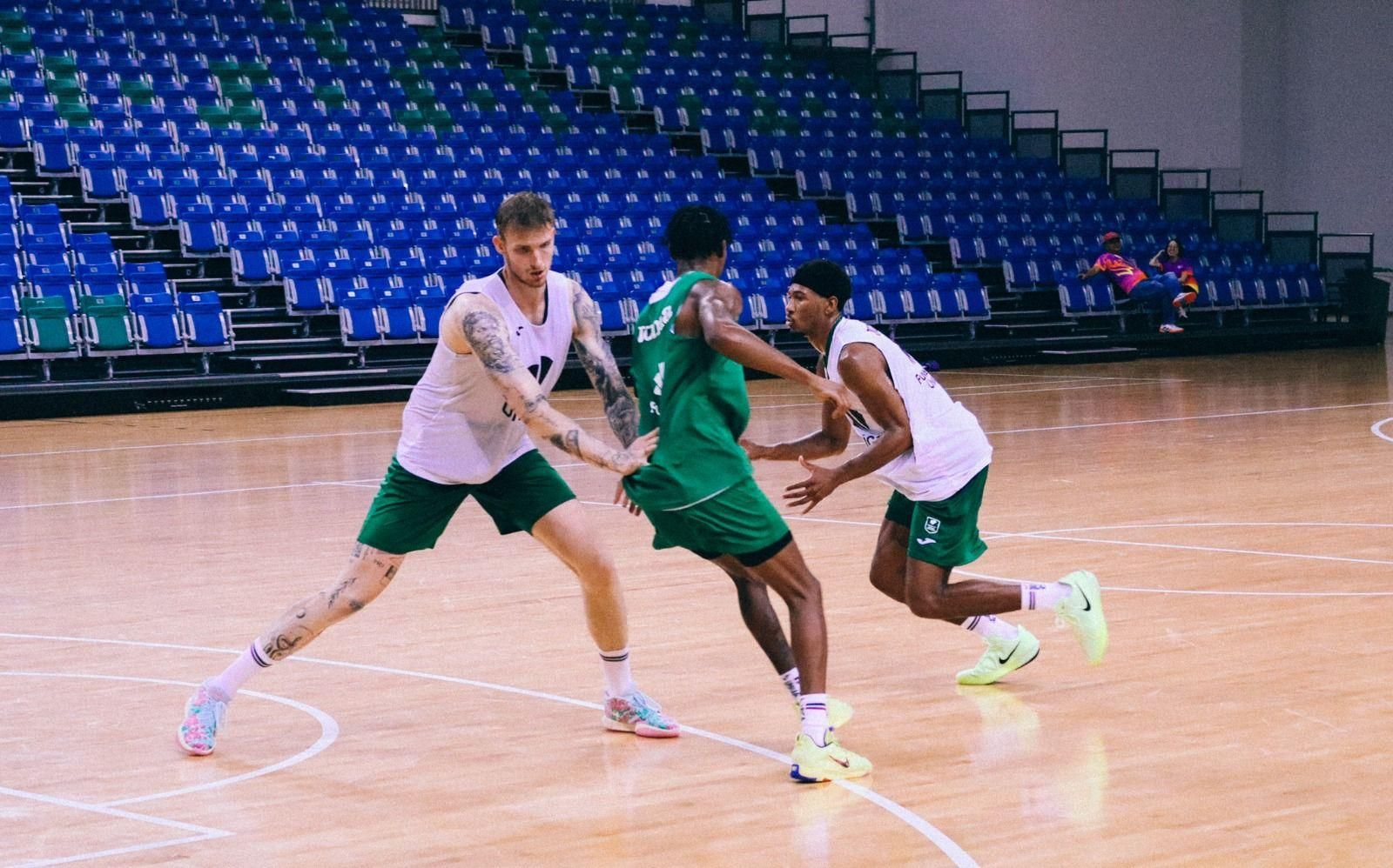 El Unicaja, trabajo y descanso en su tercer día en Singapur El Unicaja, trabajo y descanso en su tercer día en Singapur