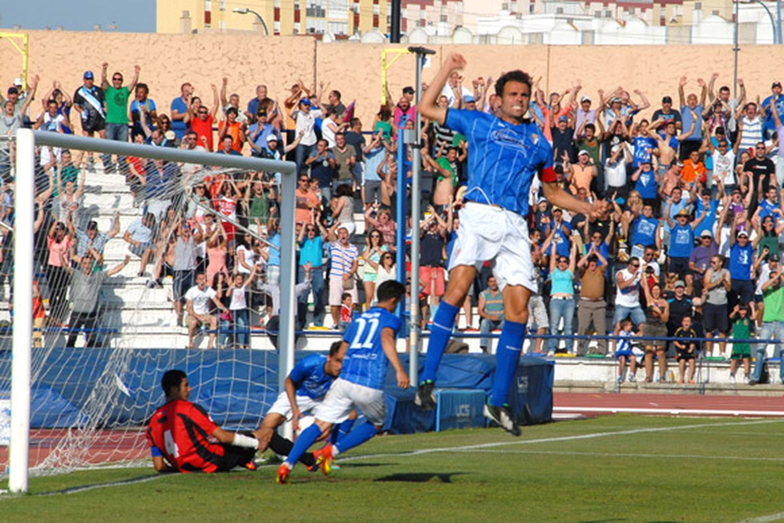 Pedro Carrión seguirá en el San Fernando