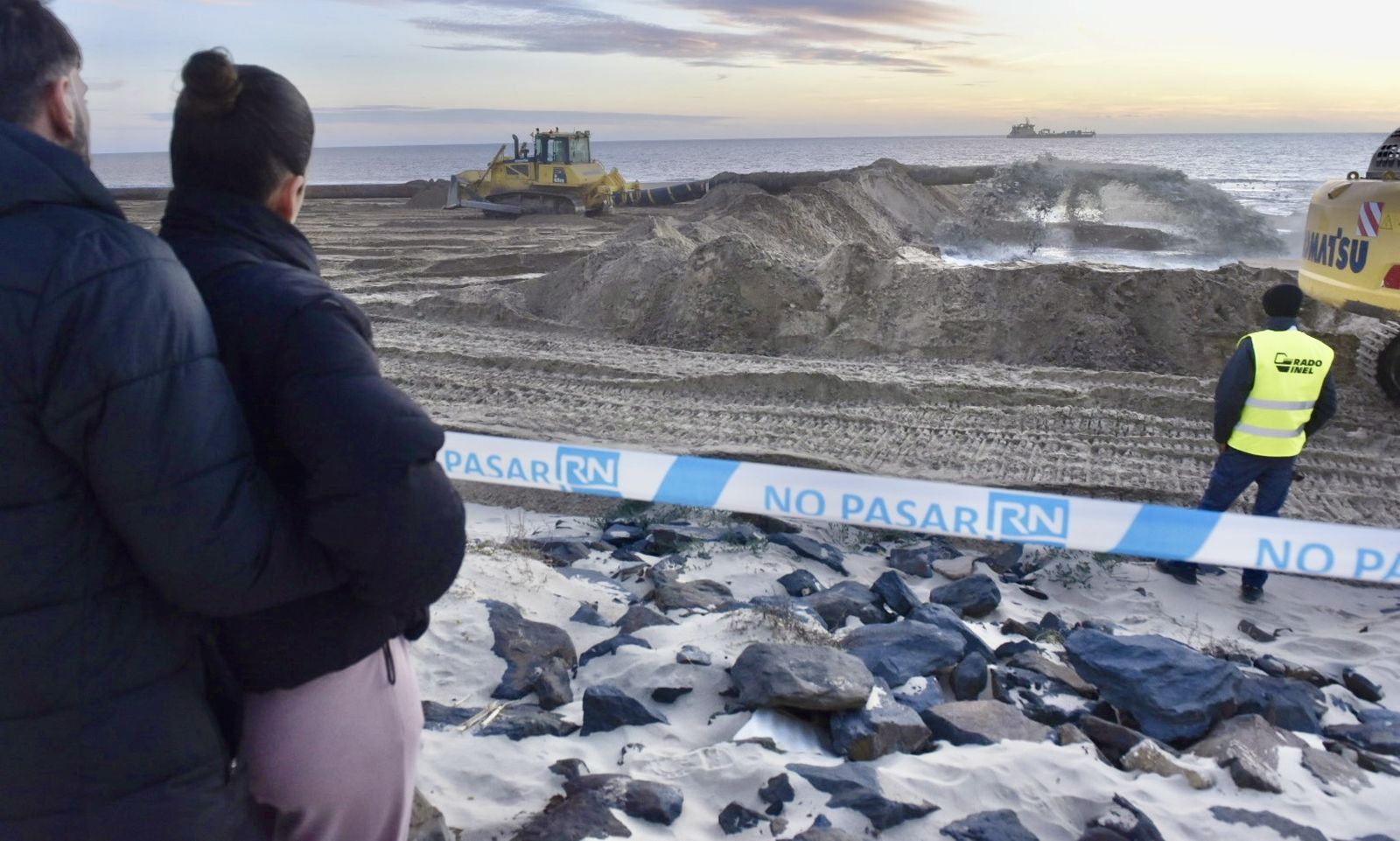 Comienza las obras de regeneración de arena en Matalascañas