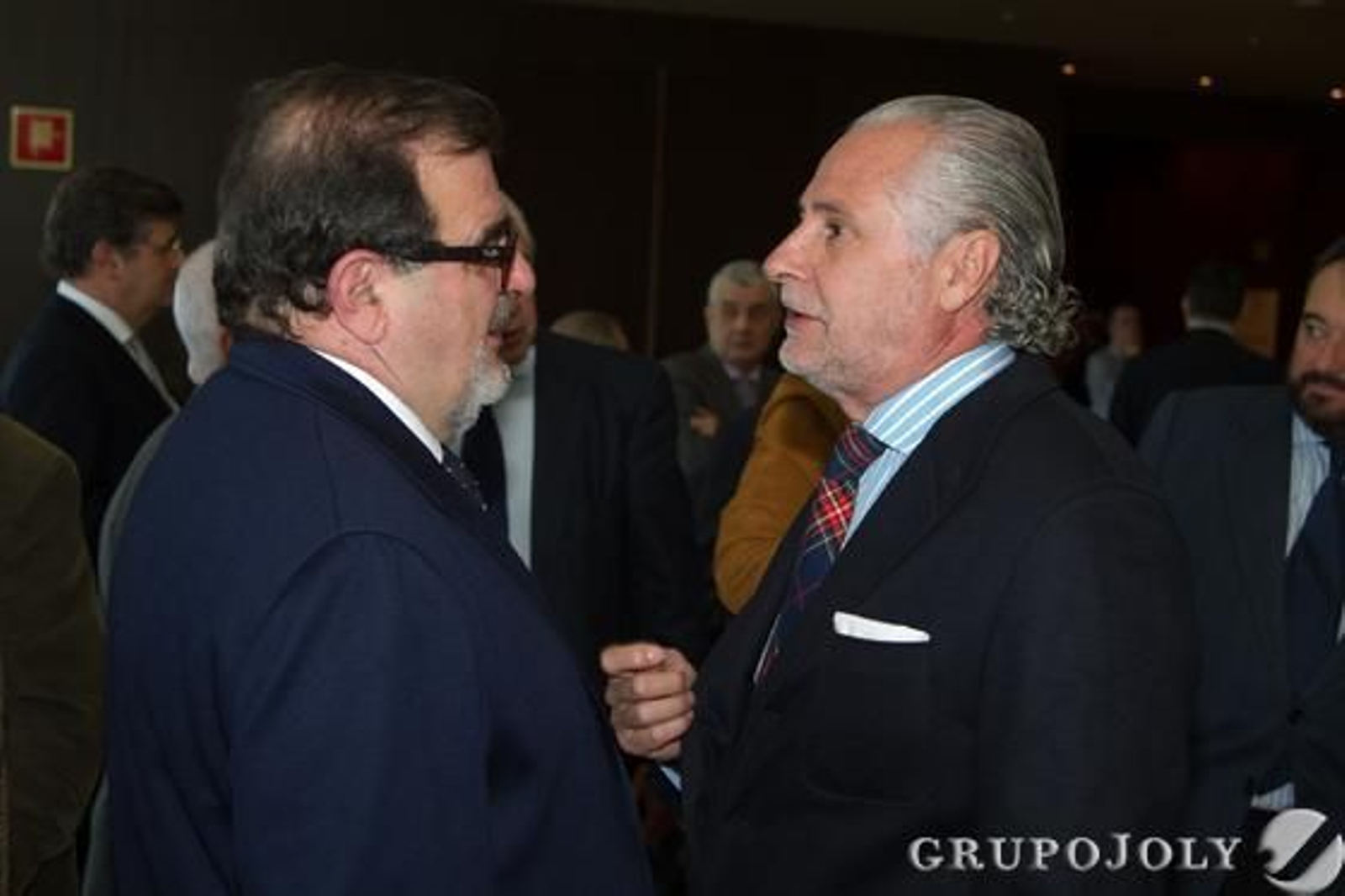 José Rodríguez de la Borbolla conversa con Leonardo Rodríguez de la Borbolla.

Foto: Juan Carlos Vázquez/ Victoria Hidalgo