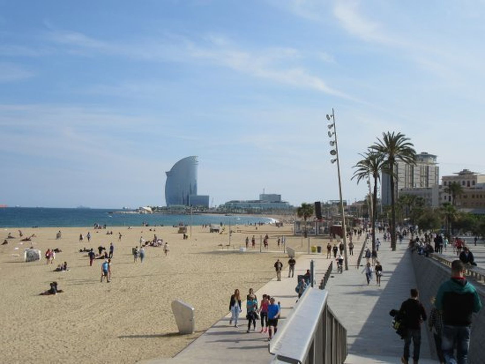 Panorámica de la playa barcelonesa de Somorrostro.